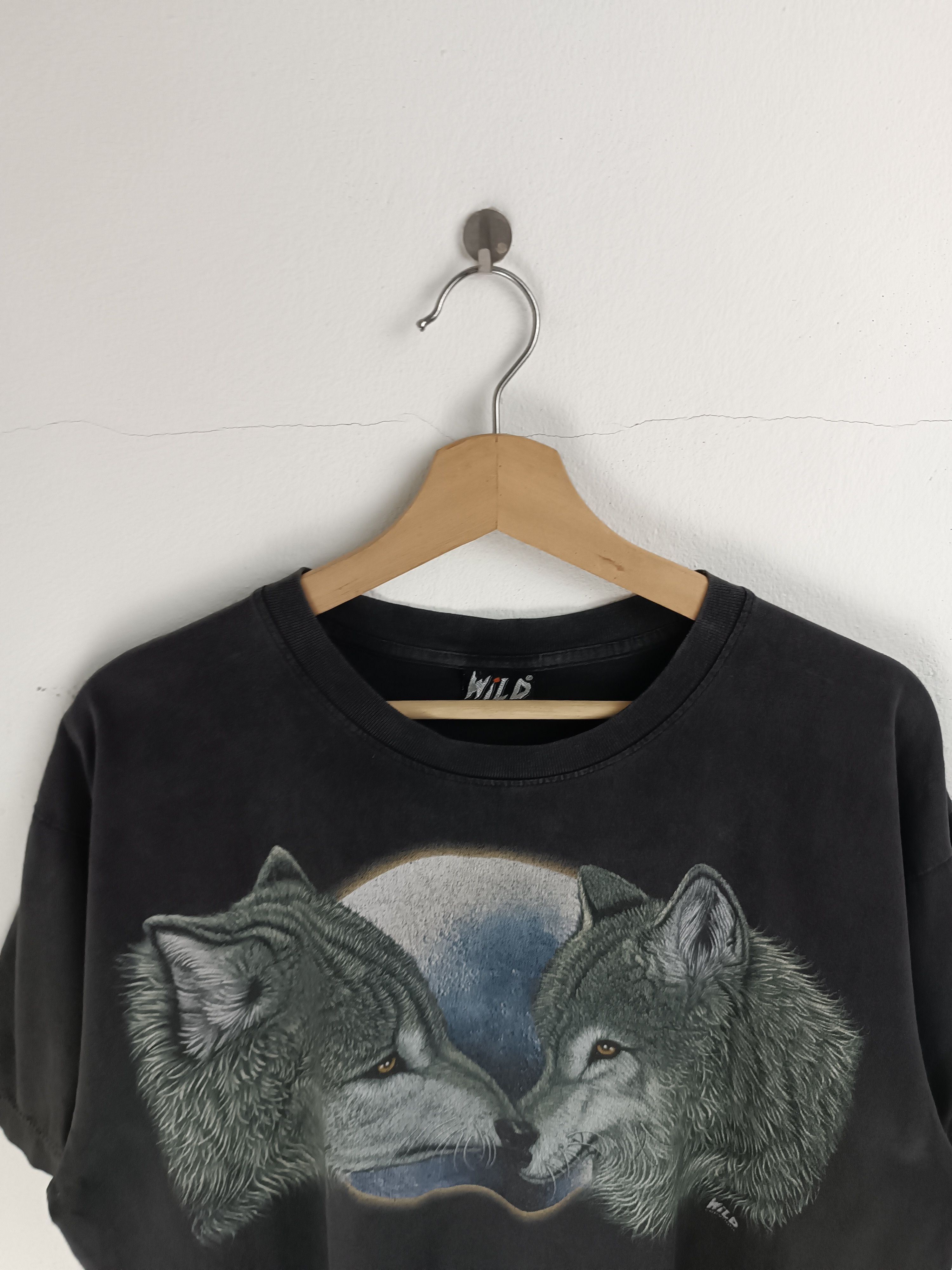 Other VINTAGE 90'S ALPHA WOLF UNDER THE MOON TEE Size US L / EU 52-54 / 3 - 5 Thumbnail