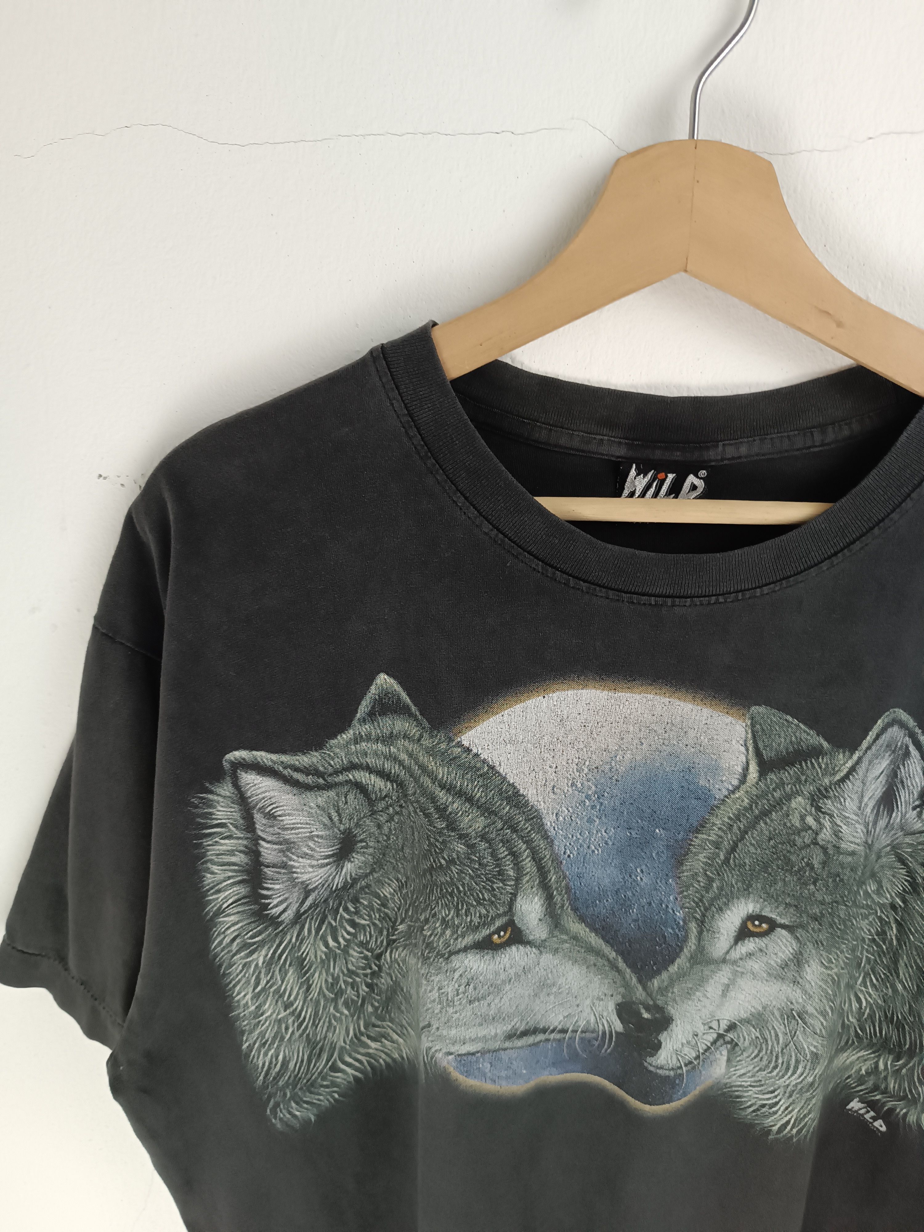 Other VINTAGE 90'S ALPHA WOLF UNDER THE MOON TEE Size US L / EU 52-54 / 3 - 11 Thumbnail