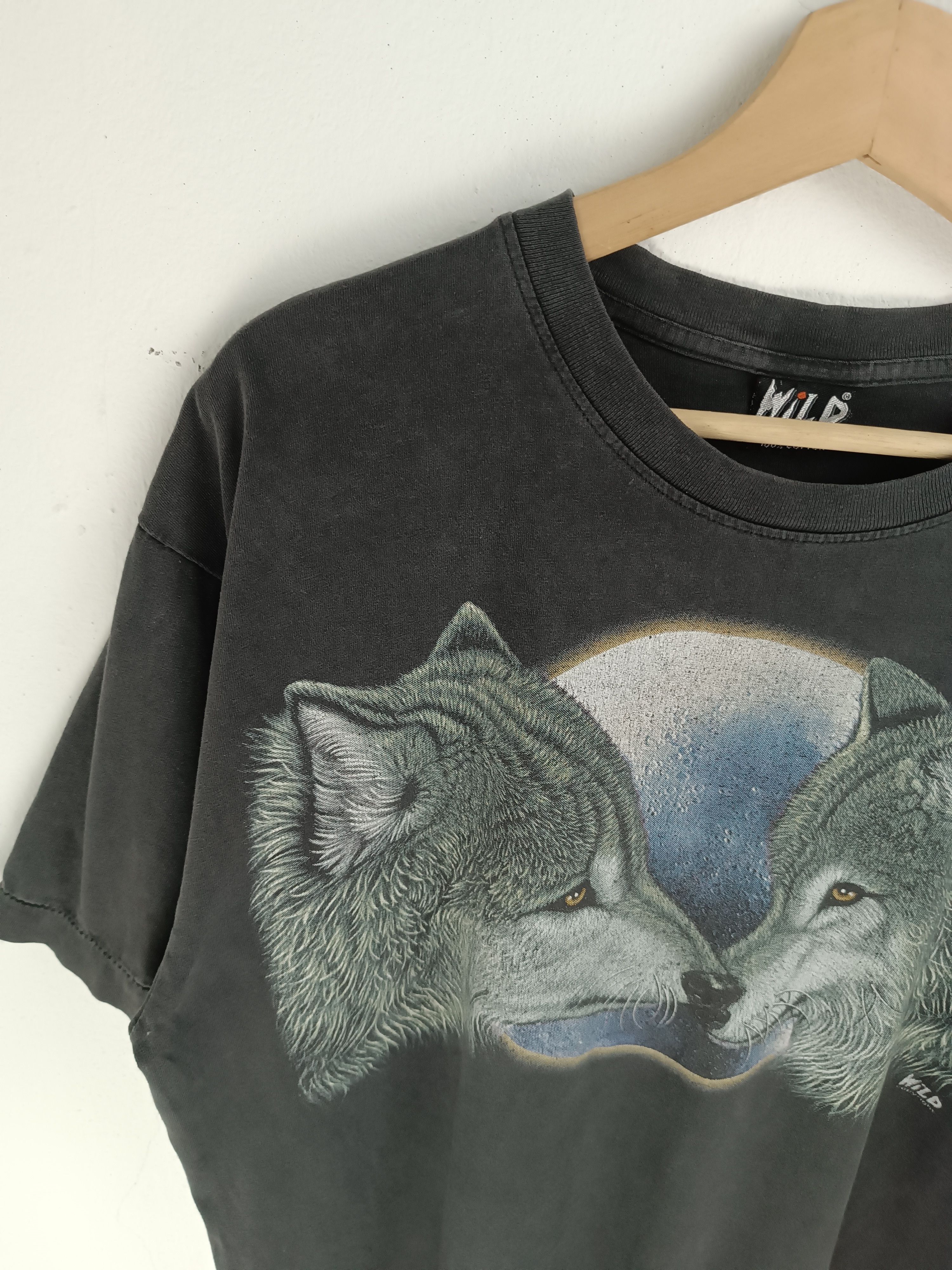 Other VINTAGE 90'S ALPHA WOLF UNDER THE MOON TEE Size US L / EU 52-54 / 3 - 8 Thumbnail