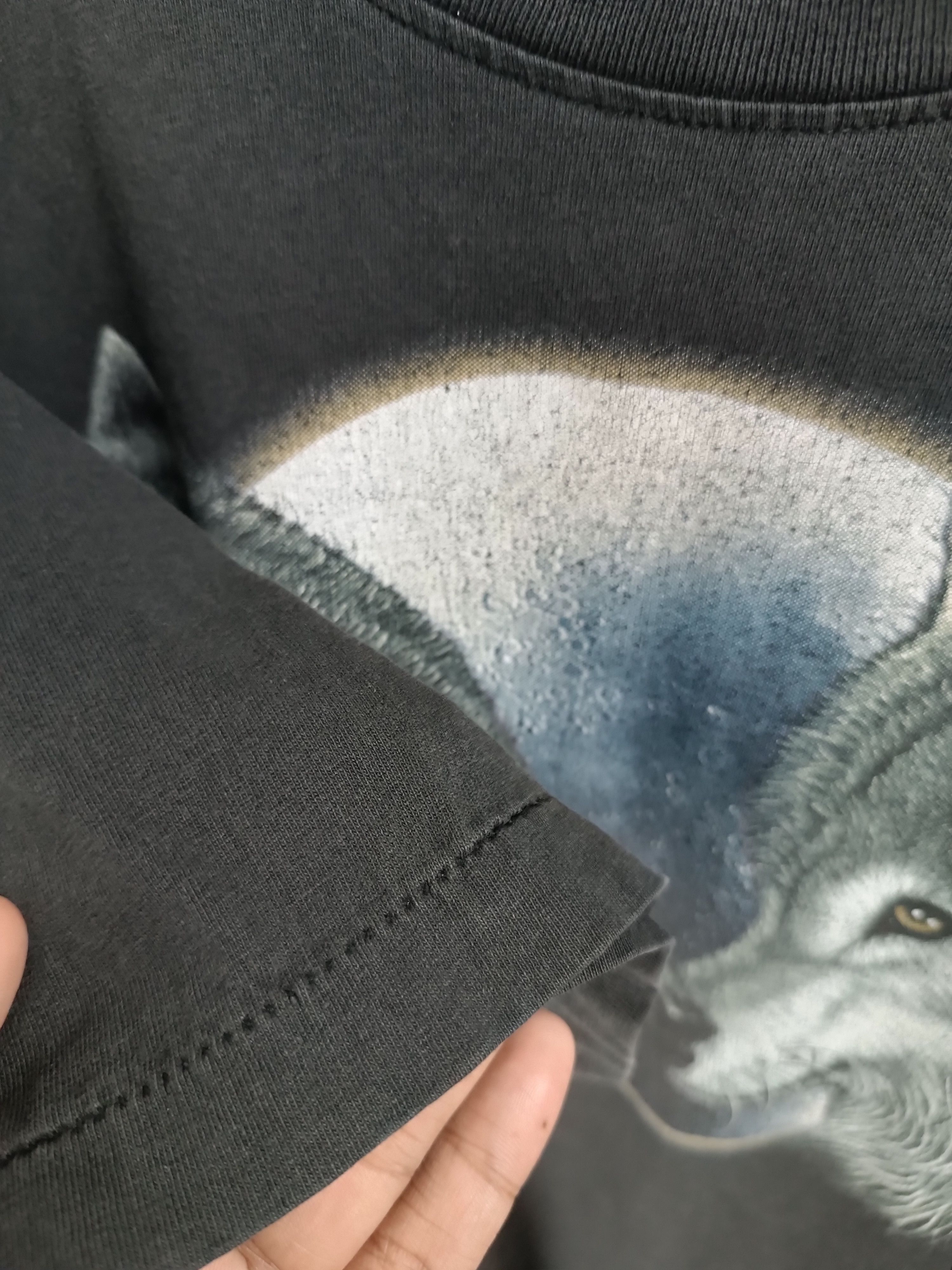 Other VINTAGE 90'S ALPHA WOLF UNDER THE MOON TEE Size US L / EU 52-54 / 3 - 14 Thumbnail
