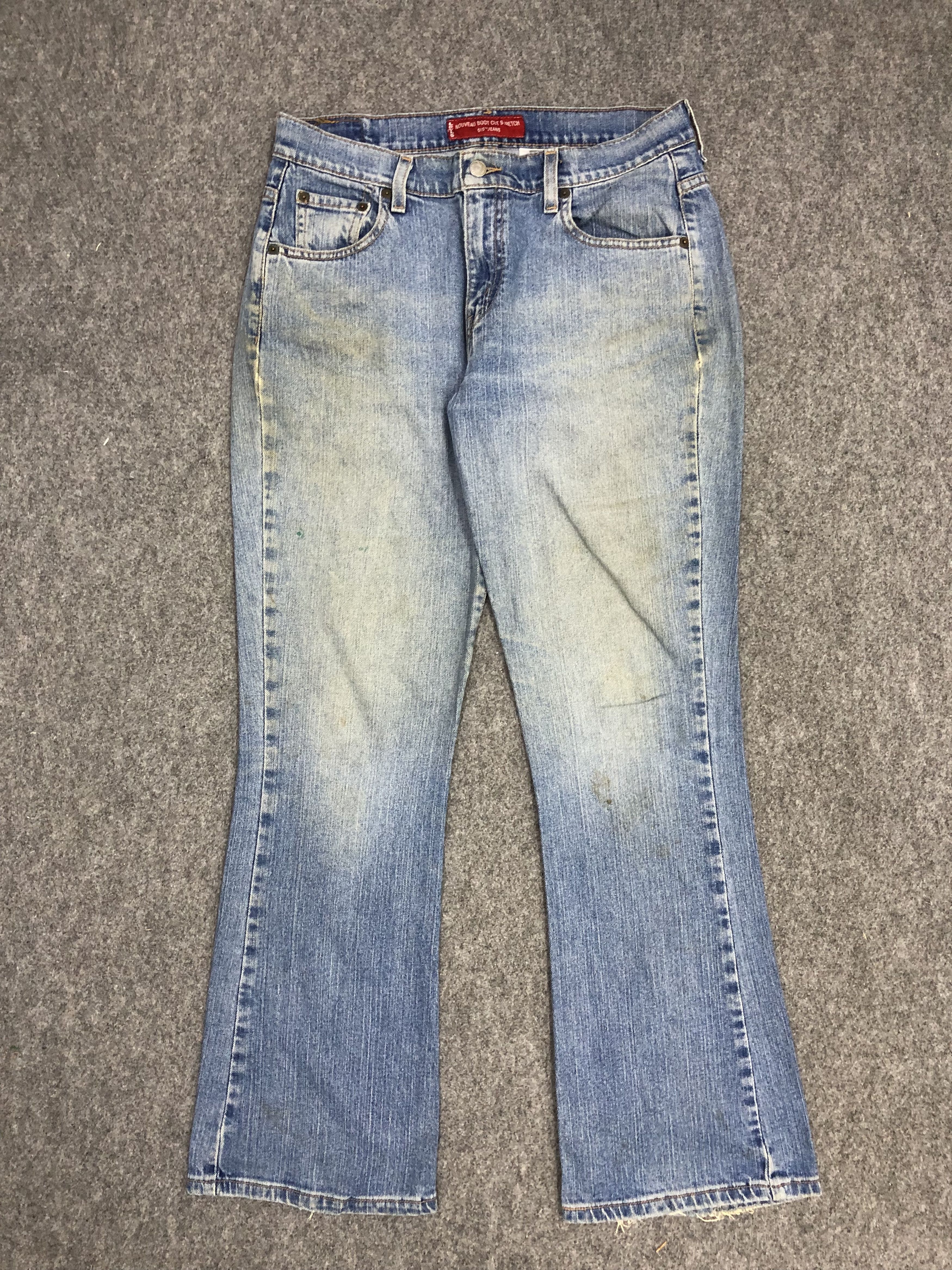 image of Levis 515 Flared Boot Cut Women Jeans in Blue Denim (Size 33)