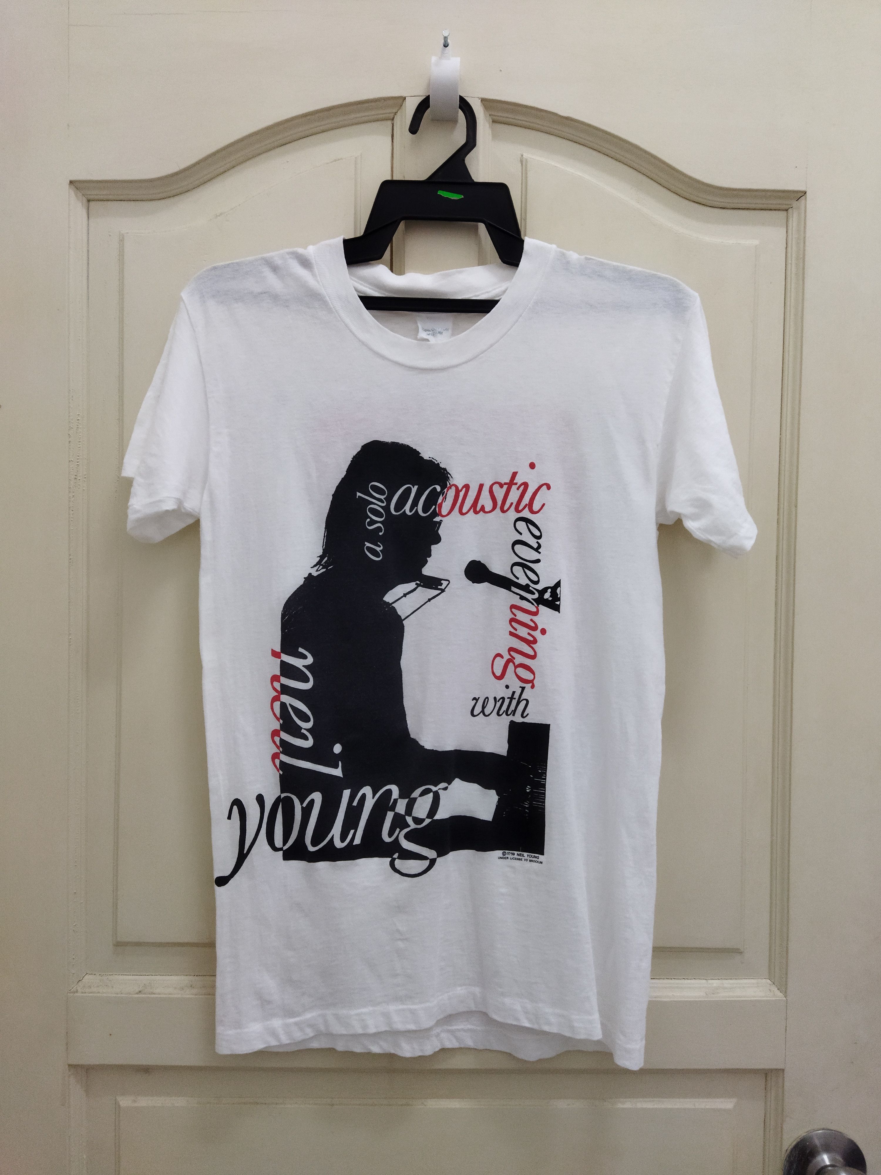 VINTAGE NEIL YOUNG TSHIRT