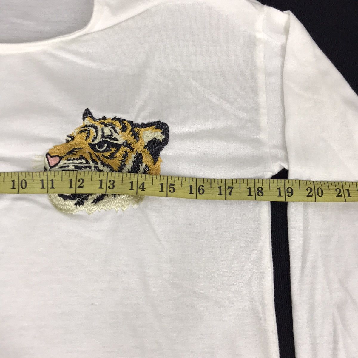 Japanese Brand Favori Tiger Embroidery Motif T-shirt Tee Size S / US 4 / IT 40 - 5 Thumbnail