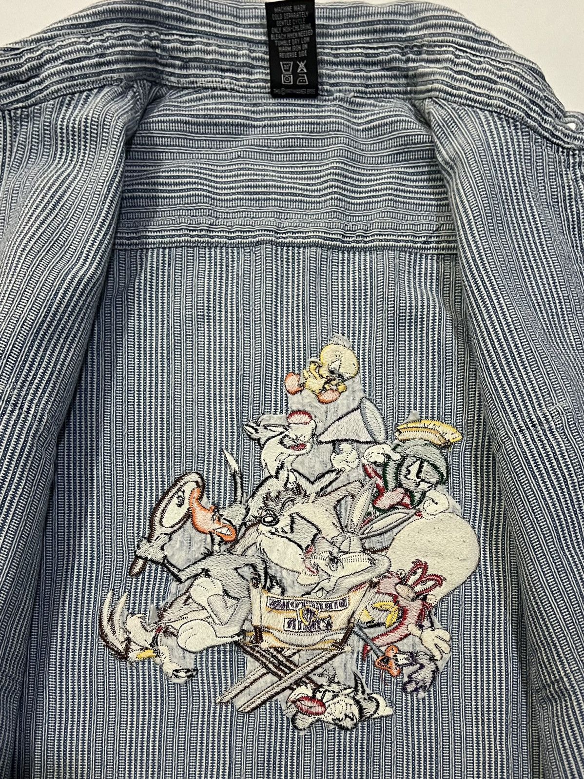 Disney × Warner Bros 🔥NEED GONE NOW🔥VTG WARNER BROS EMBROIDERED BIG LOGO SHIRTS Size US M / EU 48-50 / 2 - 14 Thumbnail