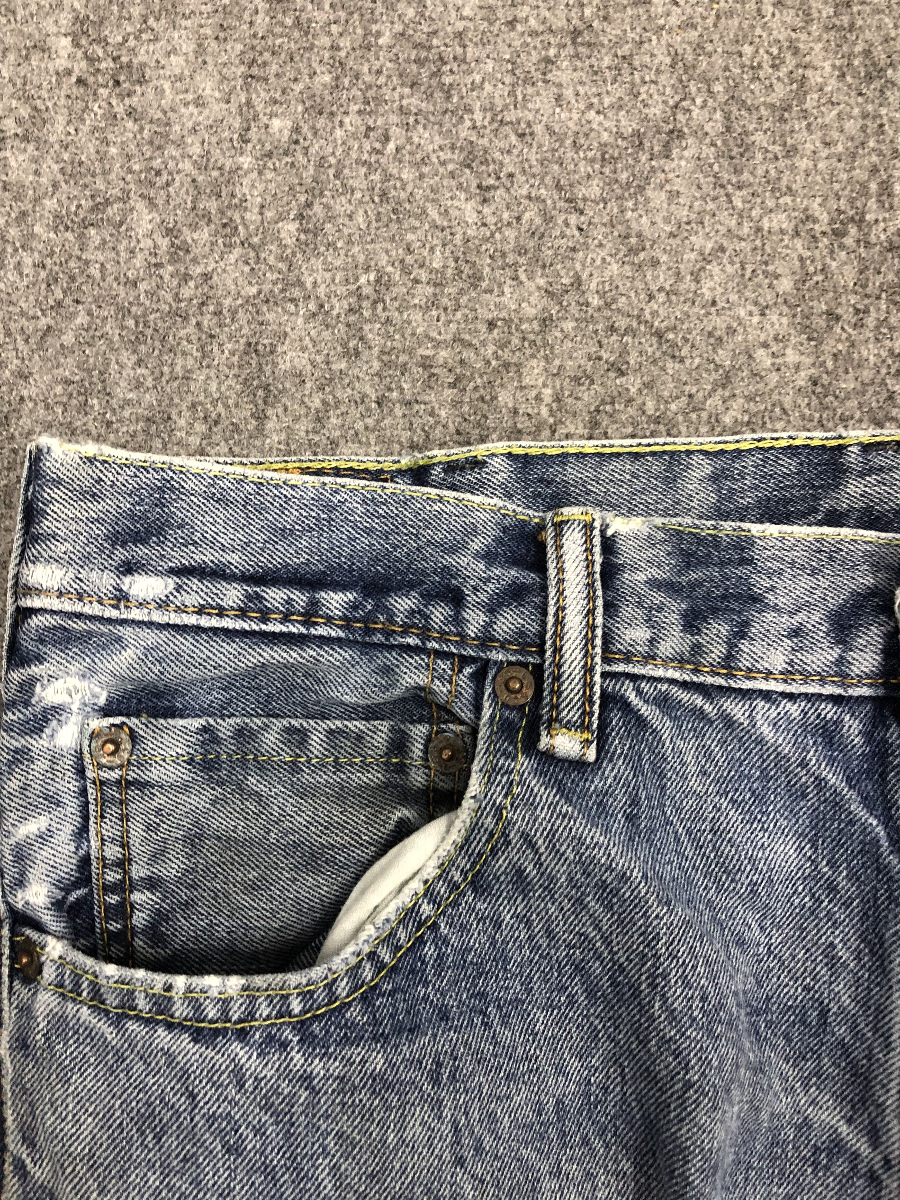 Levi's Vintage Levis 517 Flared Bootcut Denim DP1097 Size US 35 - 7 Thumbnail