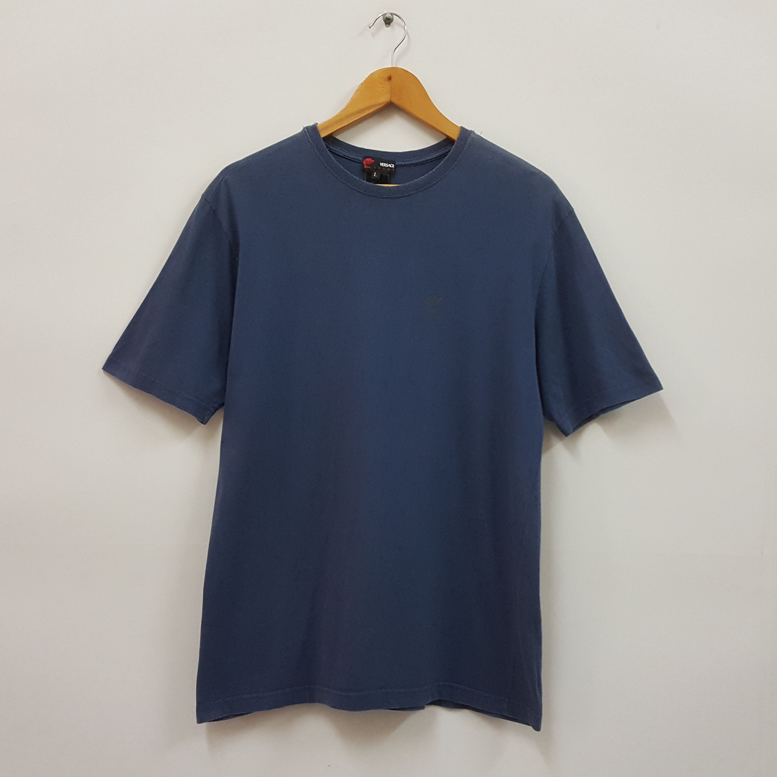 Versace × Versace Jeans Couture × Vintage Vintage Versace Sports small logo design t-shirt Size US L / EU 52-54 / 3 - 1 Thumbnail