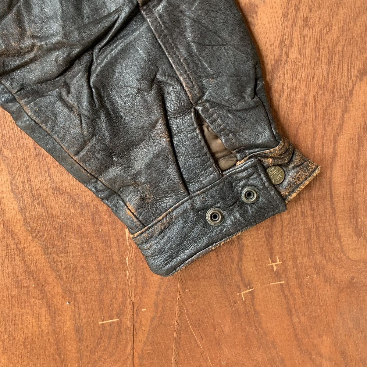 Branded Leather ‼️BINDING NOW‼️Vintage Classic Leather Jacket Size US M / EU 48-50 / 2 - 5 Thumbnail