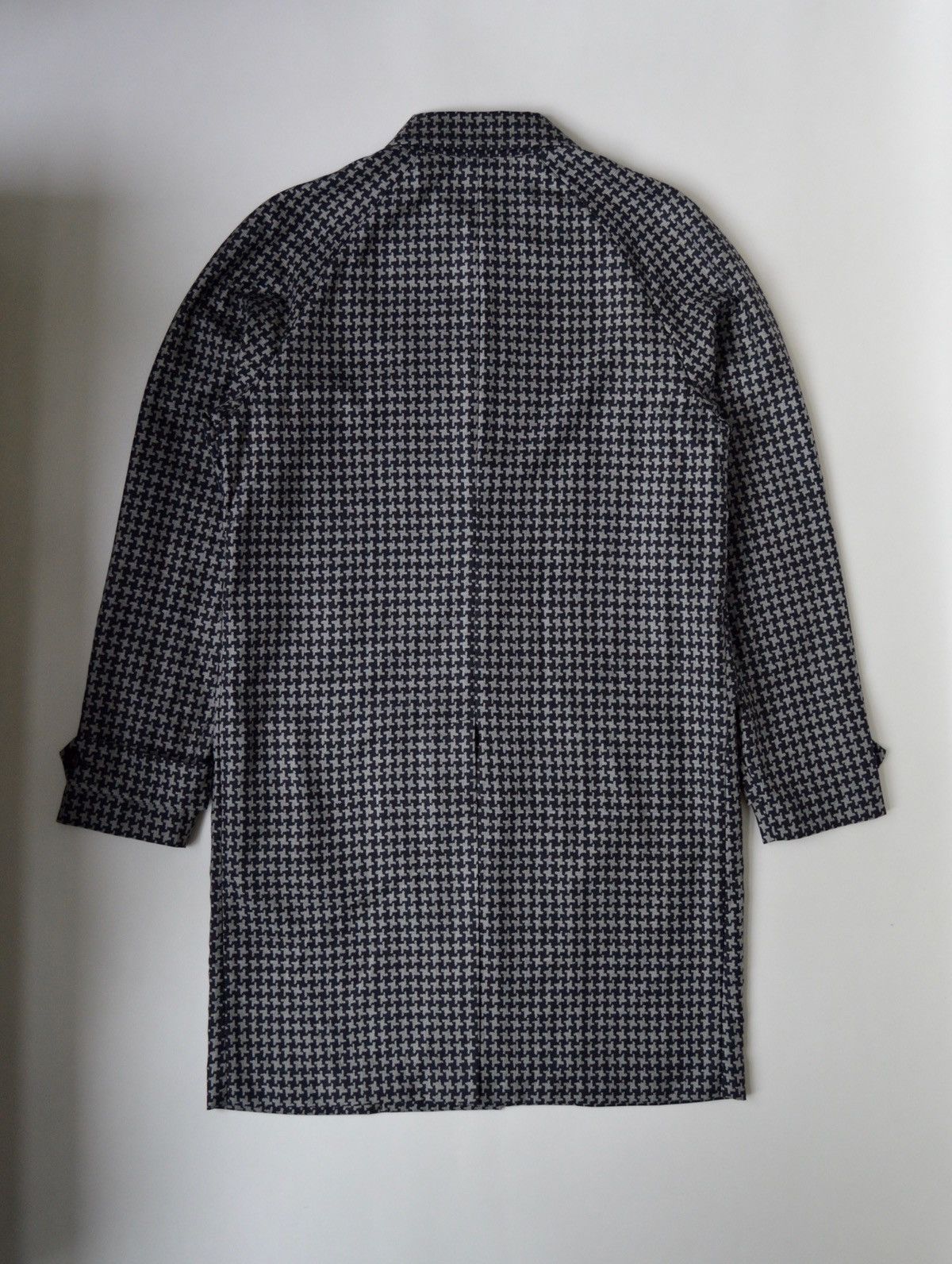 Prada S/S 09 Gray Silk Houndstooth Mac Jacket Size US M / EU 48-50 / 2 - 10 Thumbnail