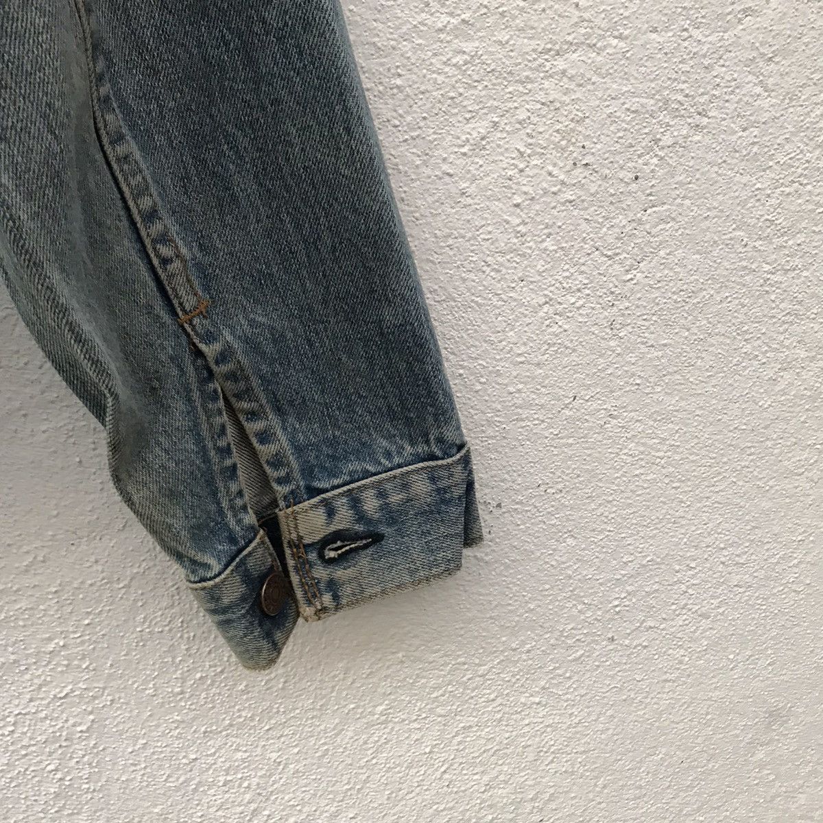 Levi's Vintage Levi’s Distressed Rips Denim Jackets Size US S / EU 44-46 / 1 - 14 Thumbnail
