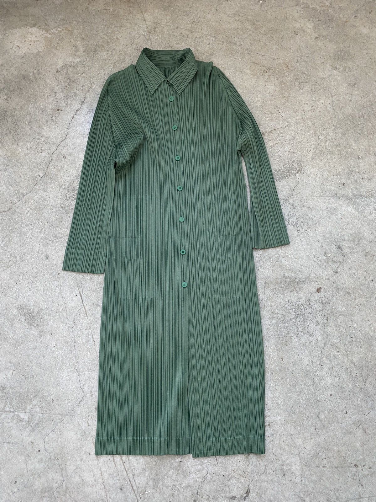 Pleats Please Issey Miyake Pleats Please Buttoned Coat Dress Size S / US 4 / IT 40 - 1 Thumbnail