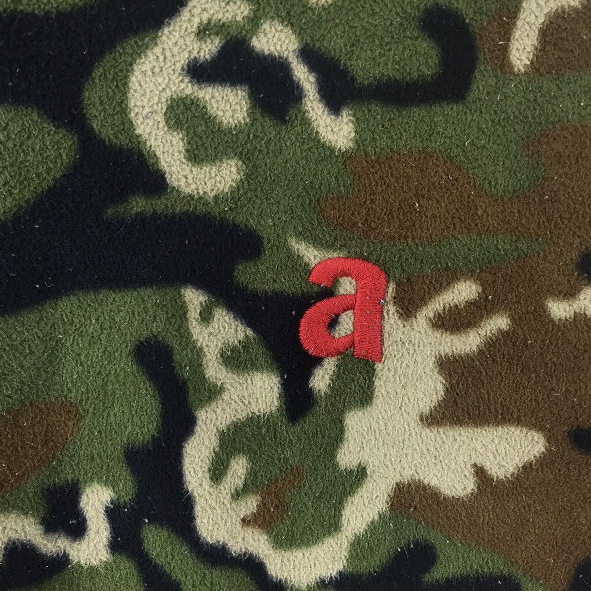 Uniqlo UNIQLO ANDY WARHOL Japan Brand Fleece Camouflage Sweatshirt Size US L / EU 52-54 / 3 - 3 Thumbnail