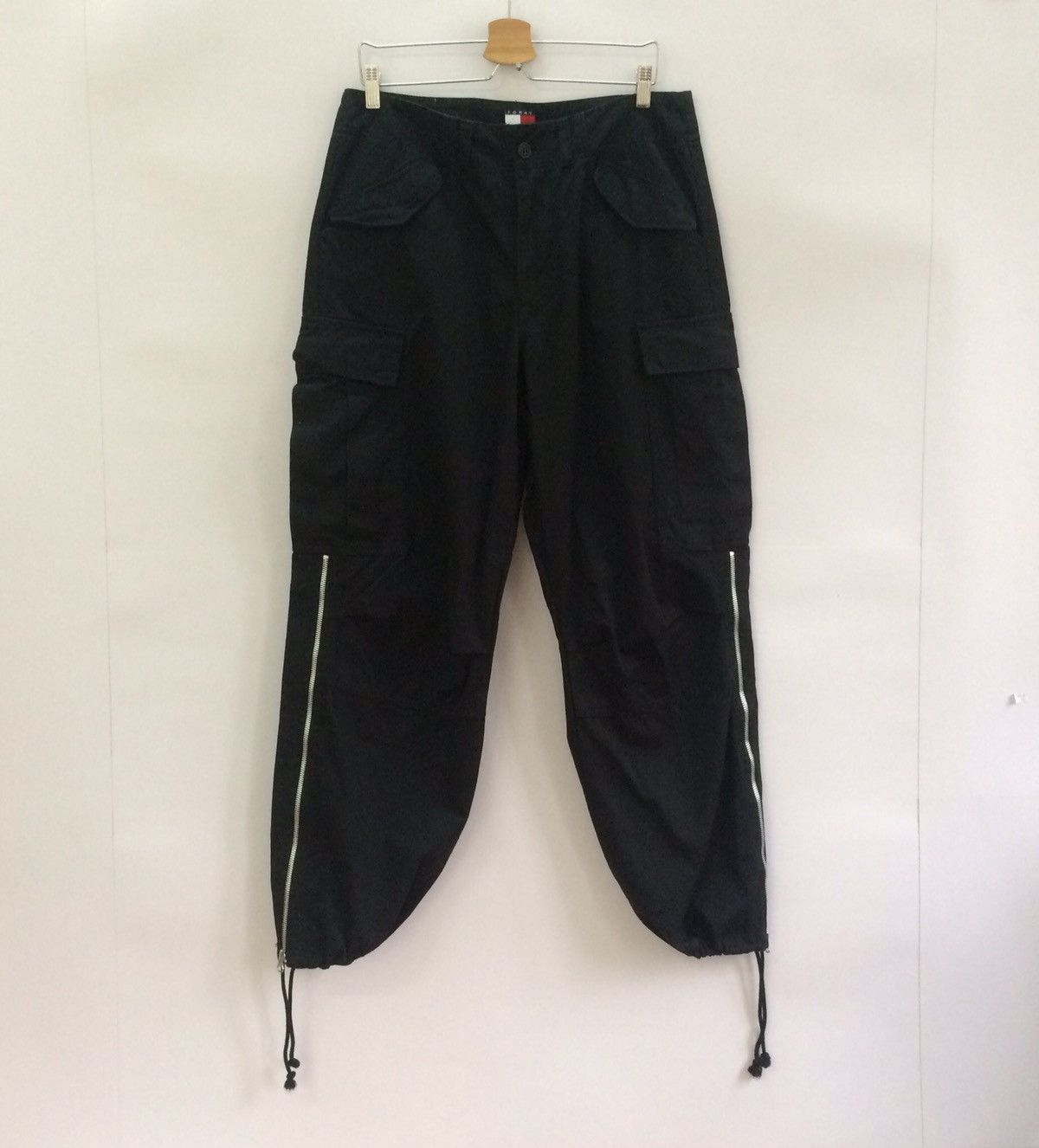 Tommy Hilfiger TOMMY HILFIGER CARGO POCKET BAGGY PANTS T Size US 32 / EU 48 - 1 Thumbnail