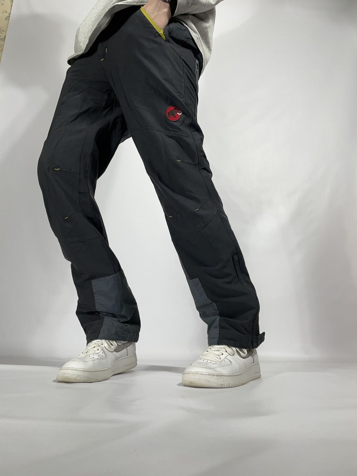 Mammut Vintage Mammut hiking track pants Size US 32 / EU 48 - 16 Thumbnail