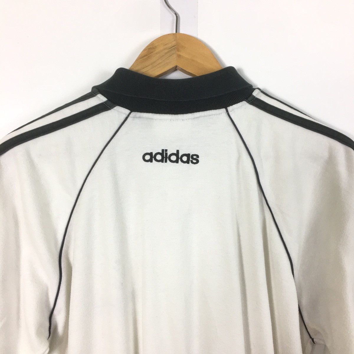 Adidas × Japanese Brand × Vintage Vintage Adidas Sweatshirt AdidasThreeStripes Adidas Trefoil Size US M / EU 48-50 / 2 - 5 Thumbnail