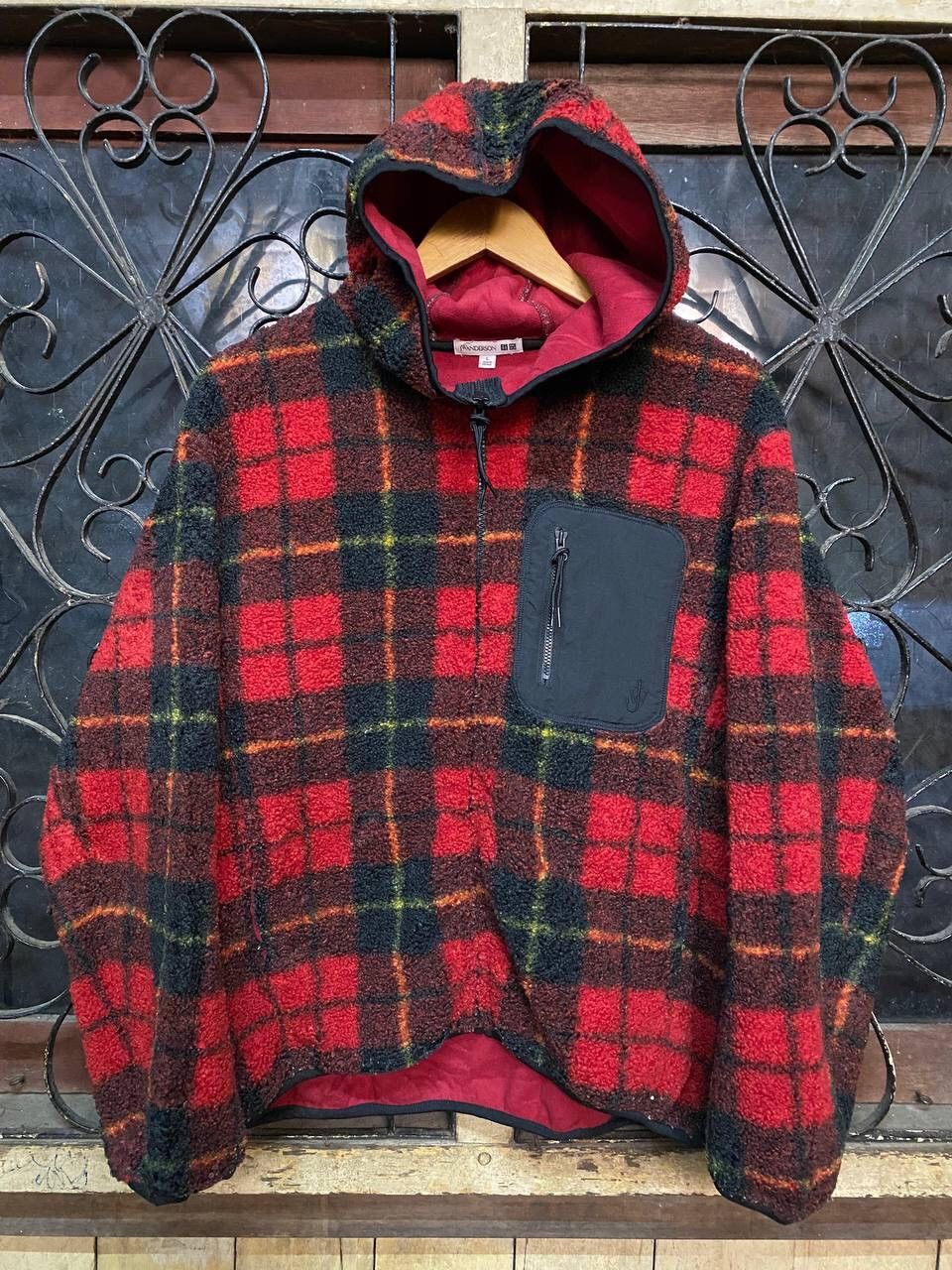 JW Anderson × Uniqlo JW ANDERSON X UNIQLO HOODED FLEECE JACKET Size US L / EU 52-54 / 3 - 3 Thumbnail