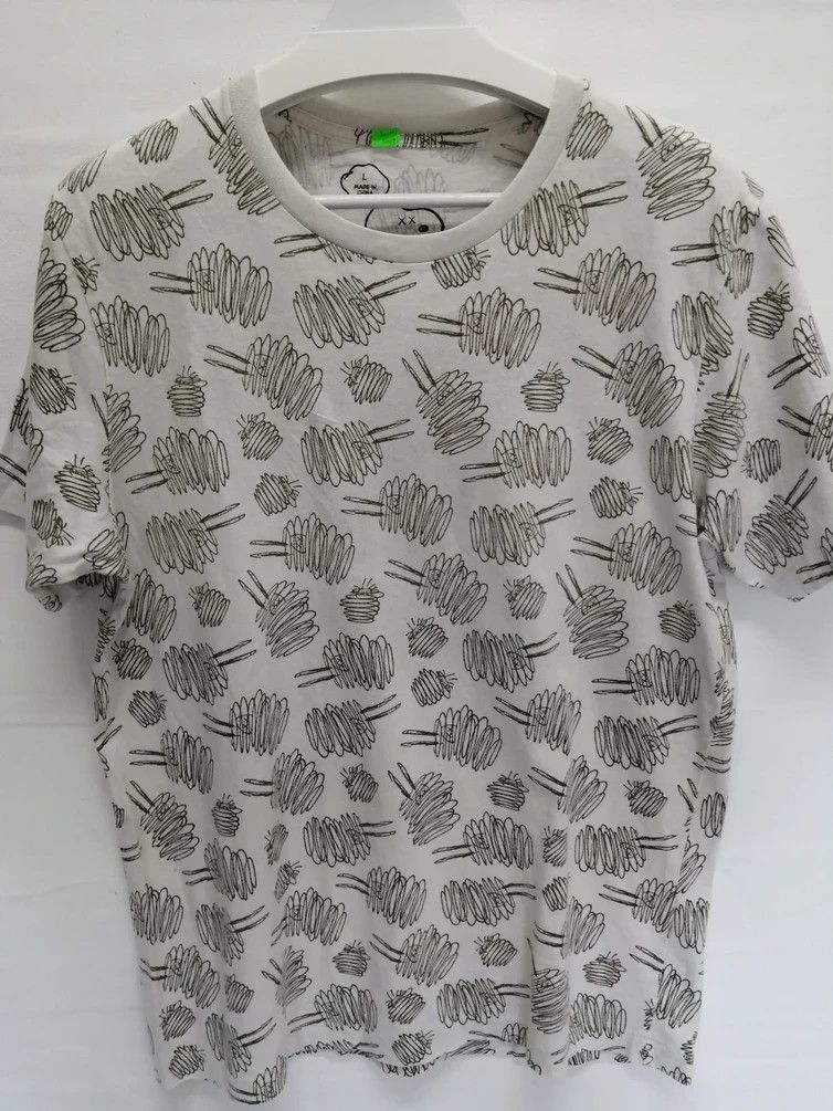 Kaws × Uniqlo KAWS x PEANUTS x UT All Over Print Tshirt Size US L / EU 52-54 / 3 - 4 Thumbnail