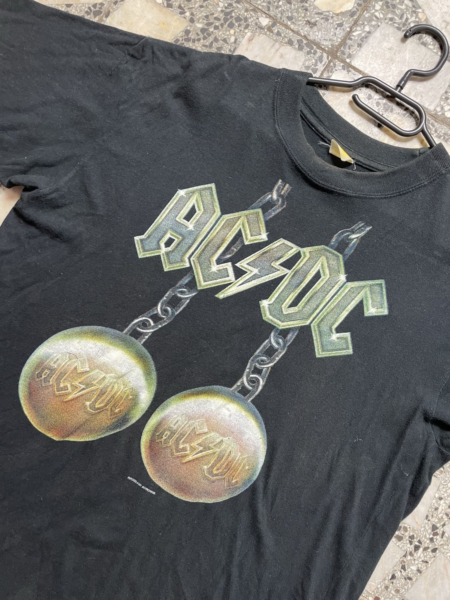AC/DC × Band Tees × Vintage VINTAGE WASHED AC/DC BELL Y2K 2005 TSHIRT Size US L / EU 52-54 / 3 - 2 Thumbnail