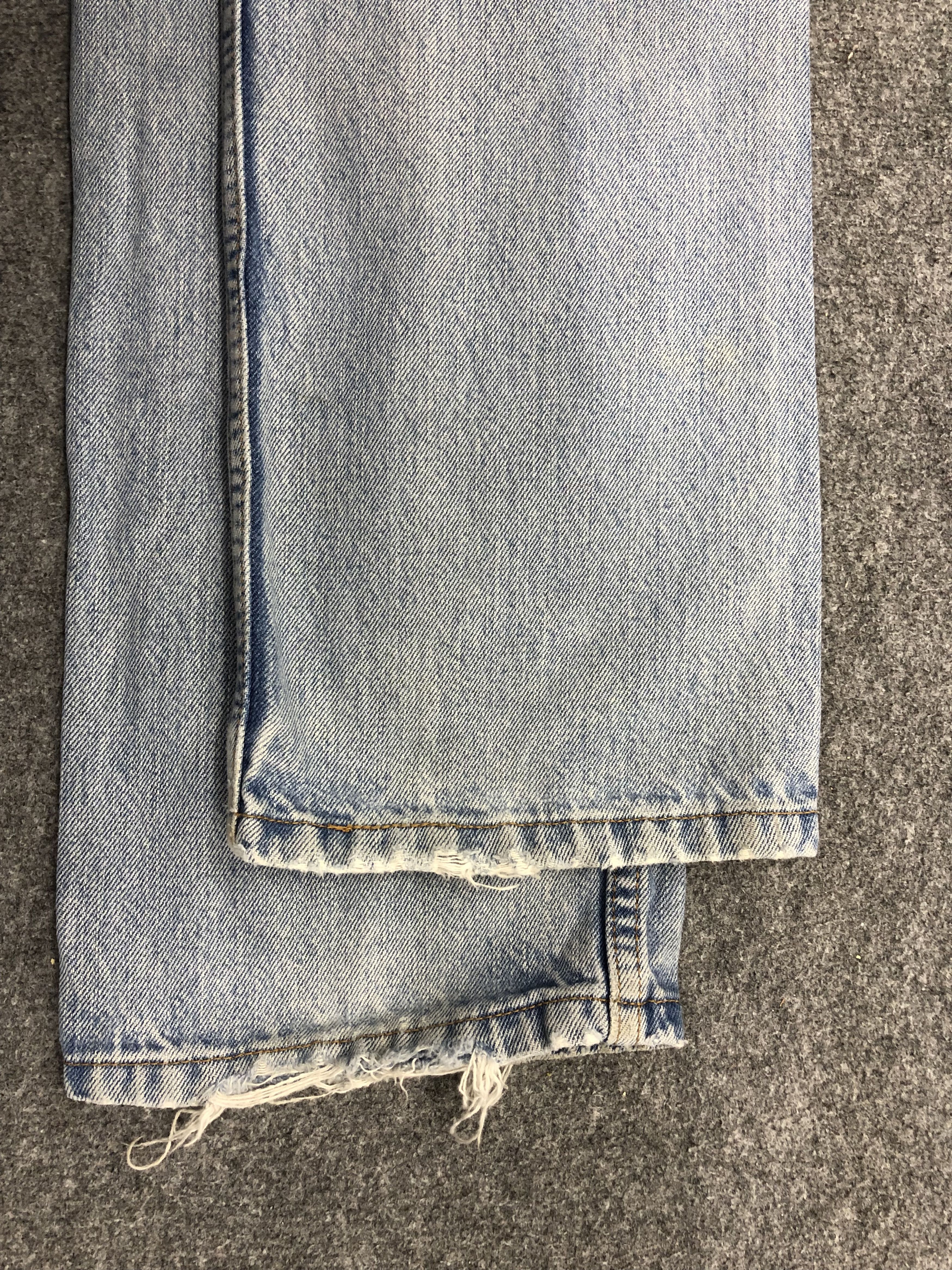Levi's Vintage Levis 505 Light Wash Jeans DP1143 Size US 31 - 11 Thumbnail