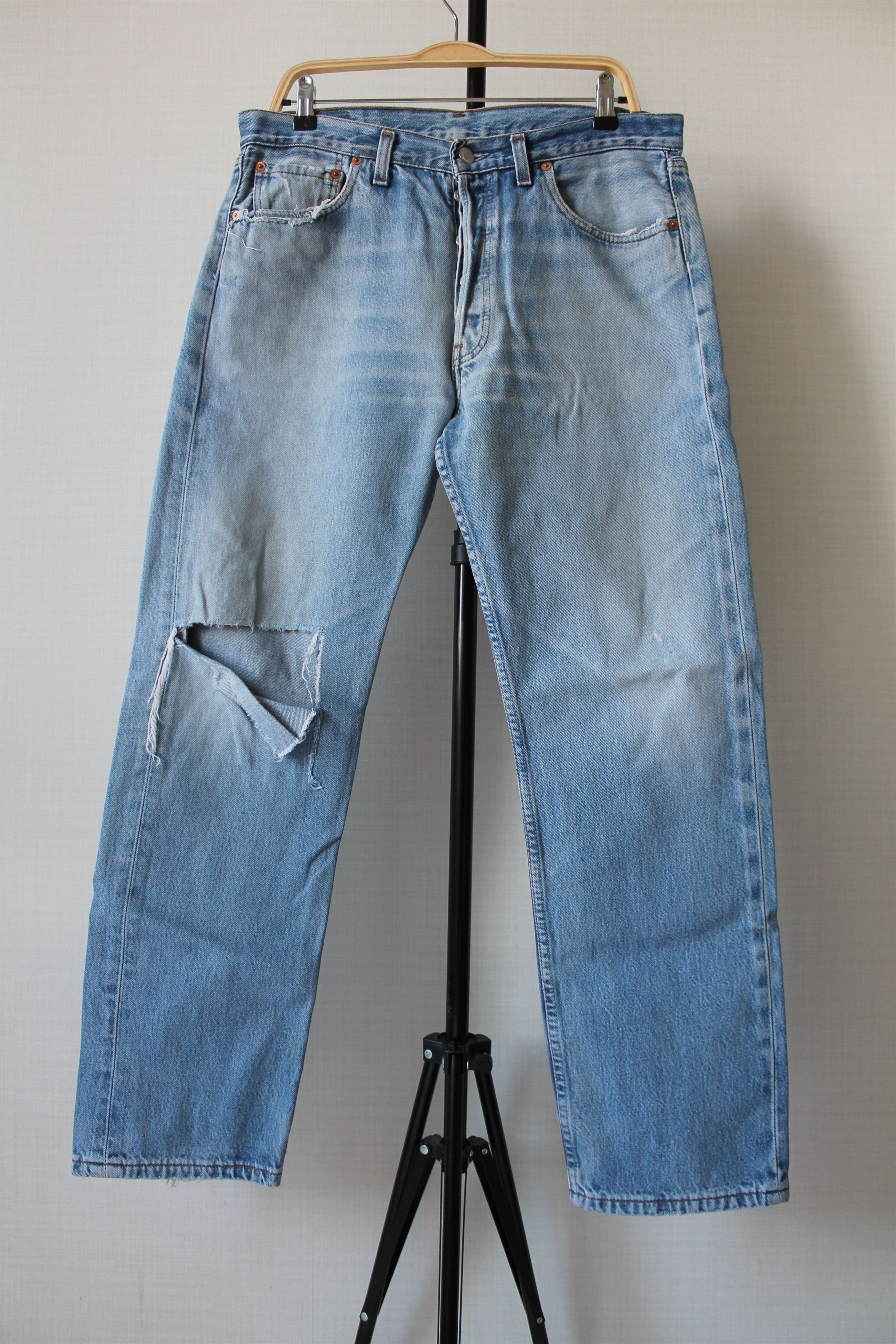 Levi's Vintage Clothing Levi's 501 Denim Pants Faded Washed Blue made in UK Size US 32 / EU 48 - 1 Thumbnail