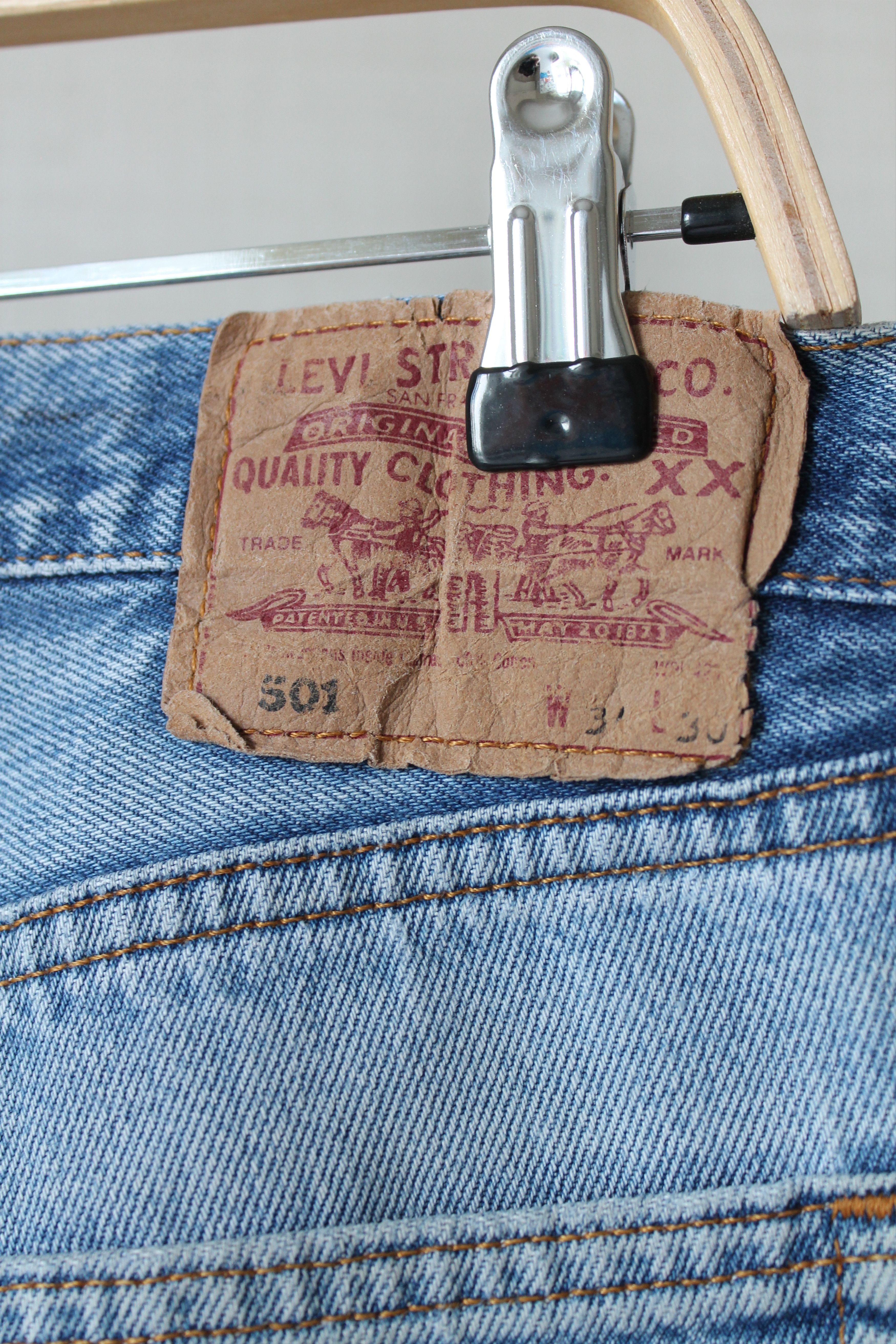Levi's Vintage Clothing Levi's 501 Denim Pants Faded Washed Blue made in UK Size US 32 / EU 48 - 9 Thumbnail