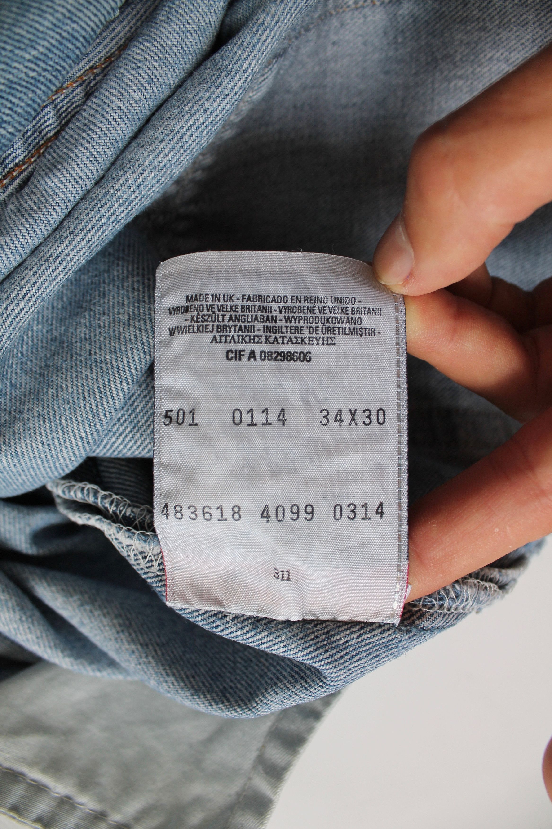 Levi's Vintage Clothing Levi's 501 Denim Pants Faded Washed Blue made in UK Size US 32 / EU 48 - 13 Thumbnail