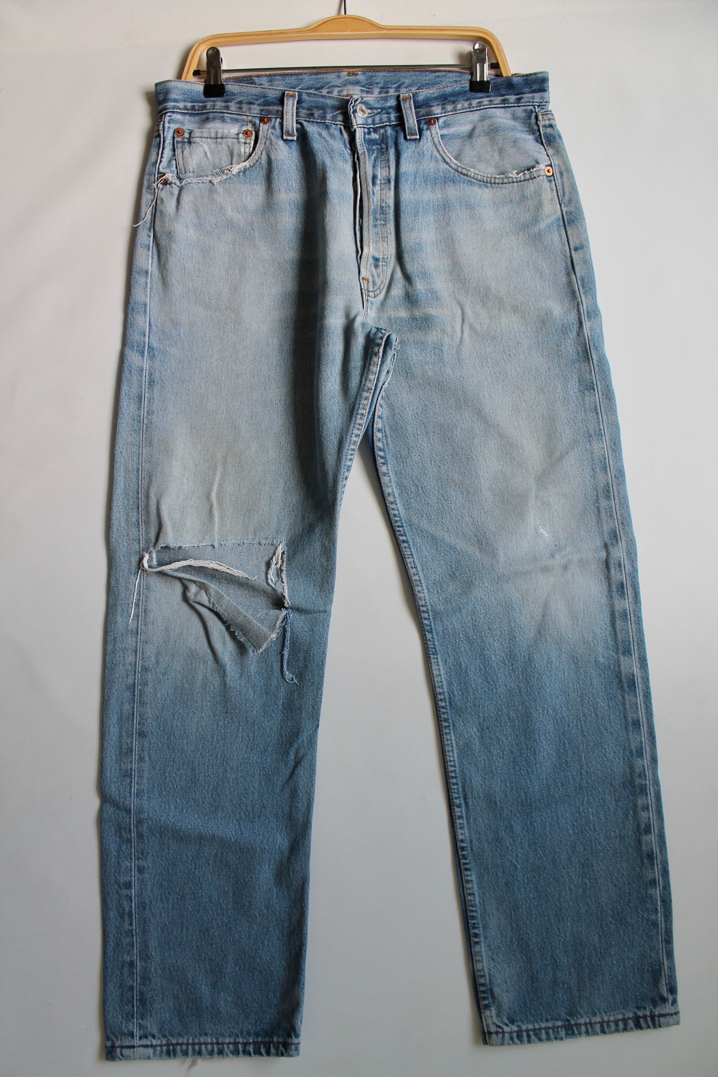 Levi's Vintage Clothing Levi's 501 Denim Pants Faded Washed Blue made in UK Size US 32 / EU 48 - 3 Thumbnail