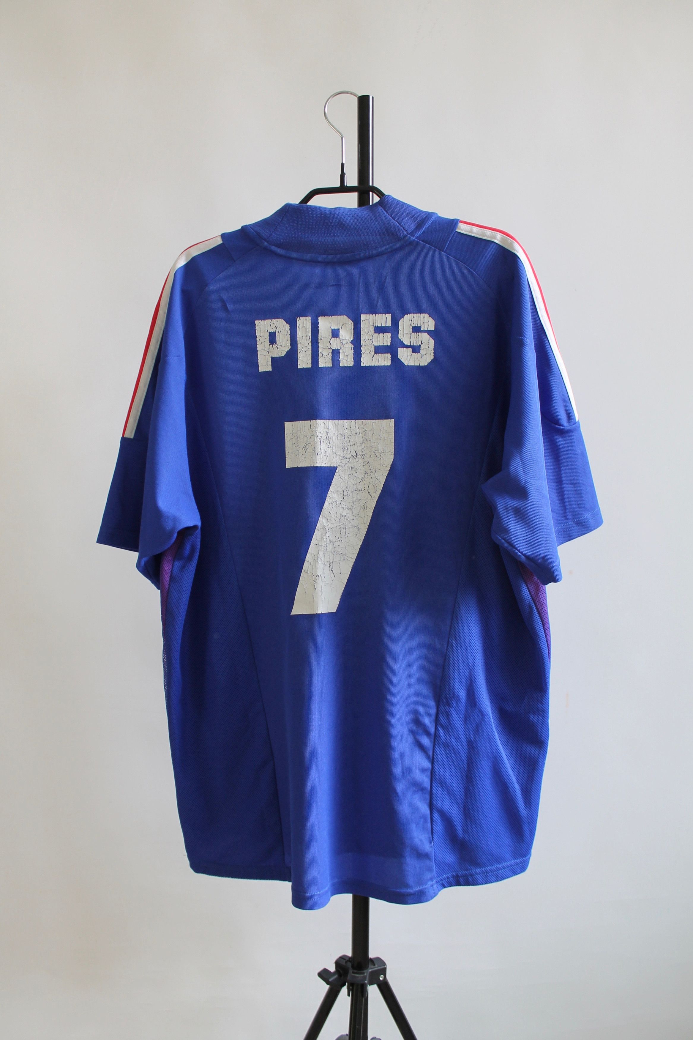 Adidas 2002 / 04 France Home #7 Pires Soccer National Team Jersey Size US L / EU 52-54 / 3 - 9 Thumbnail