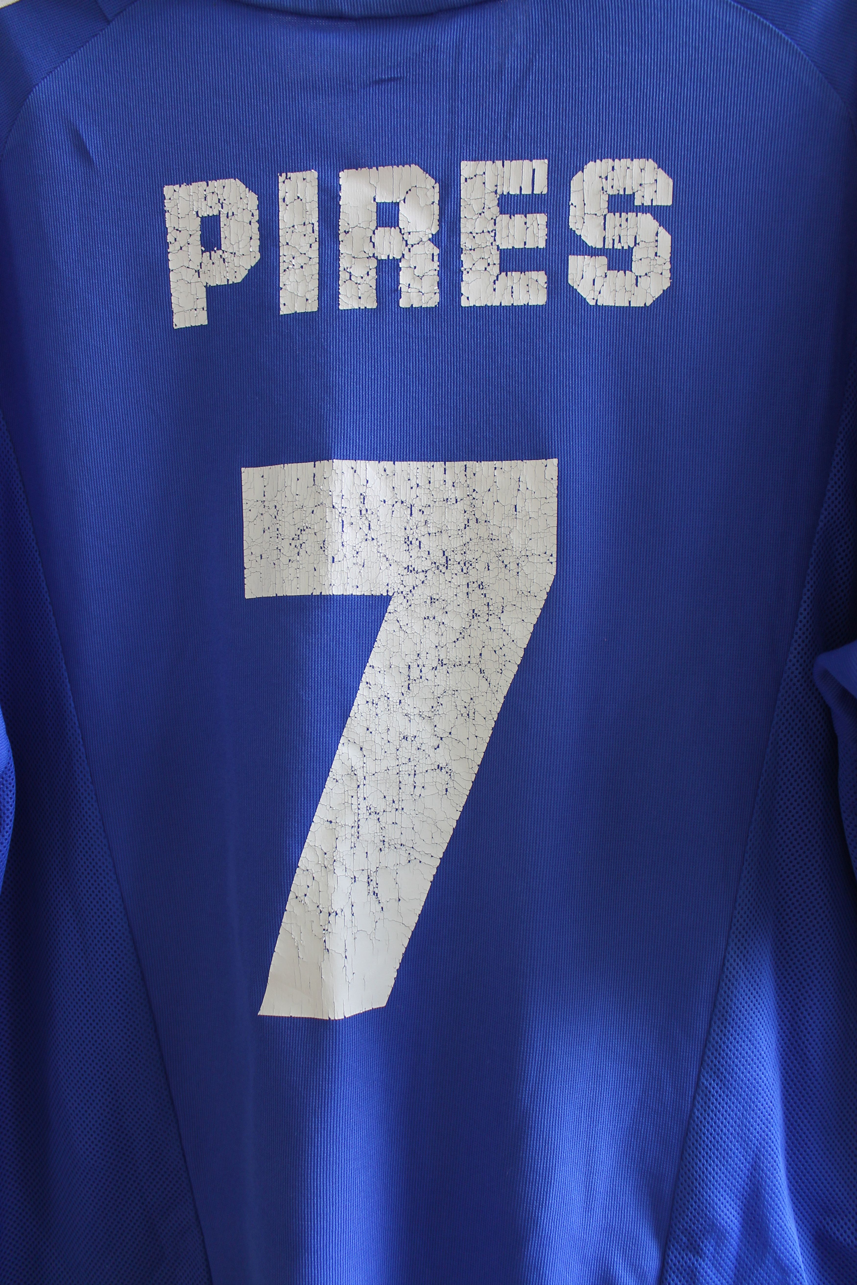 Adidas 2002 / 04 France Home #7 Pires Soccer National Team Jersey Size US L / EU 52-54 / 3 - 10 Thumbnail