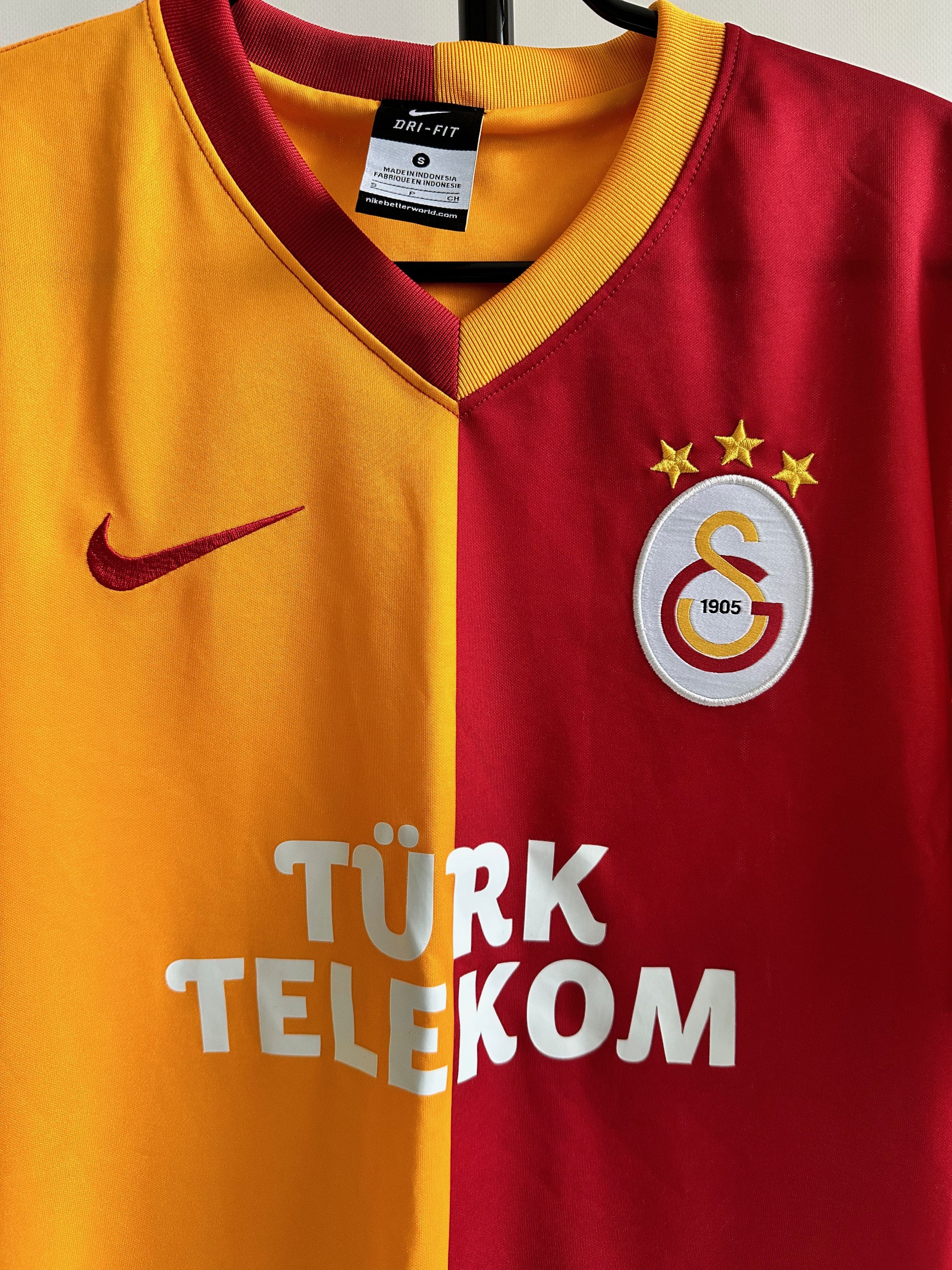 Nike 2012 Nike Galatasaray Turkey Soccer Jersey Shirt Football Size US S / EU 44-46 / 1 - 3 Thumbnail