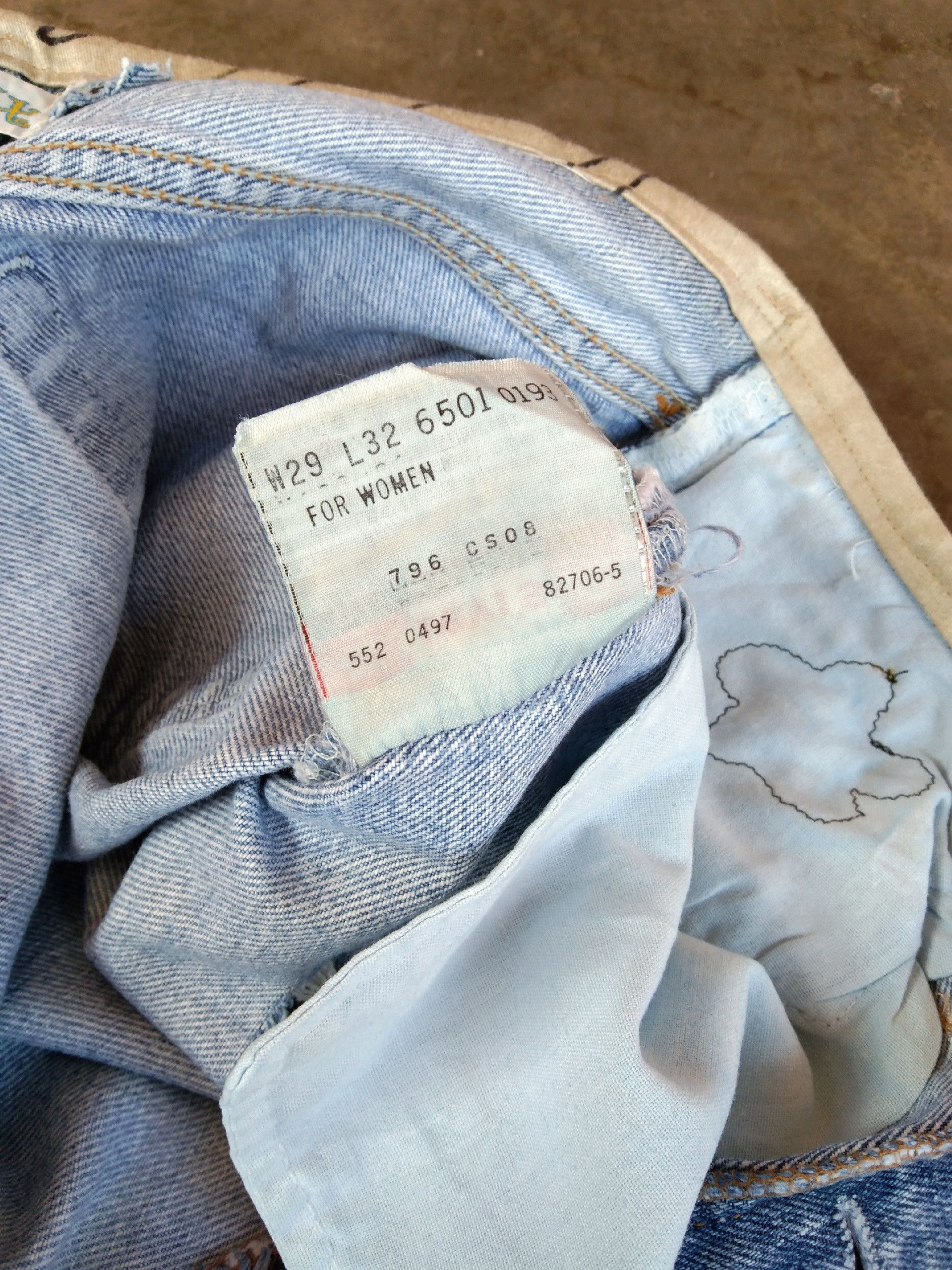 Levi's 90s Vintage Levi's 501 Made In USA Dstressed Jeans 28x30 Size US 28 / EU 44 - 13 Thumbnail