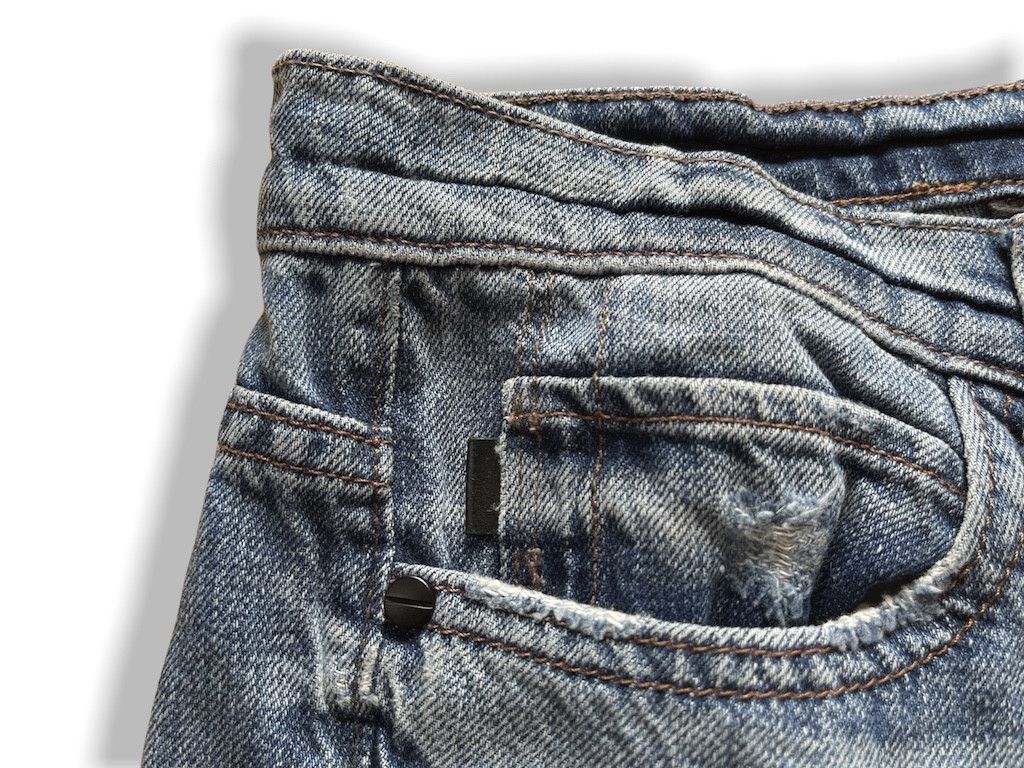 Helmut Lang Distressed Helmut Lang Relaxed Tapper Raw Denim Jeans Size US 27 - 13 Thumbnail
