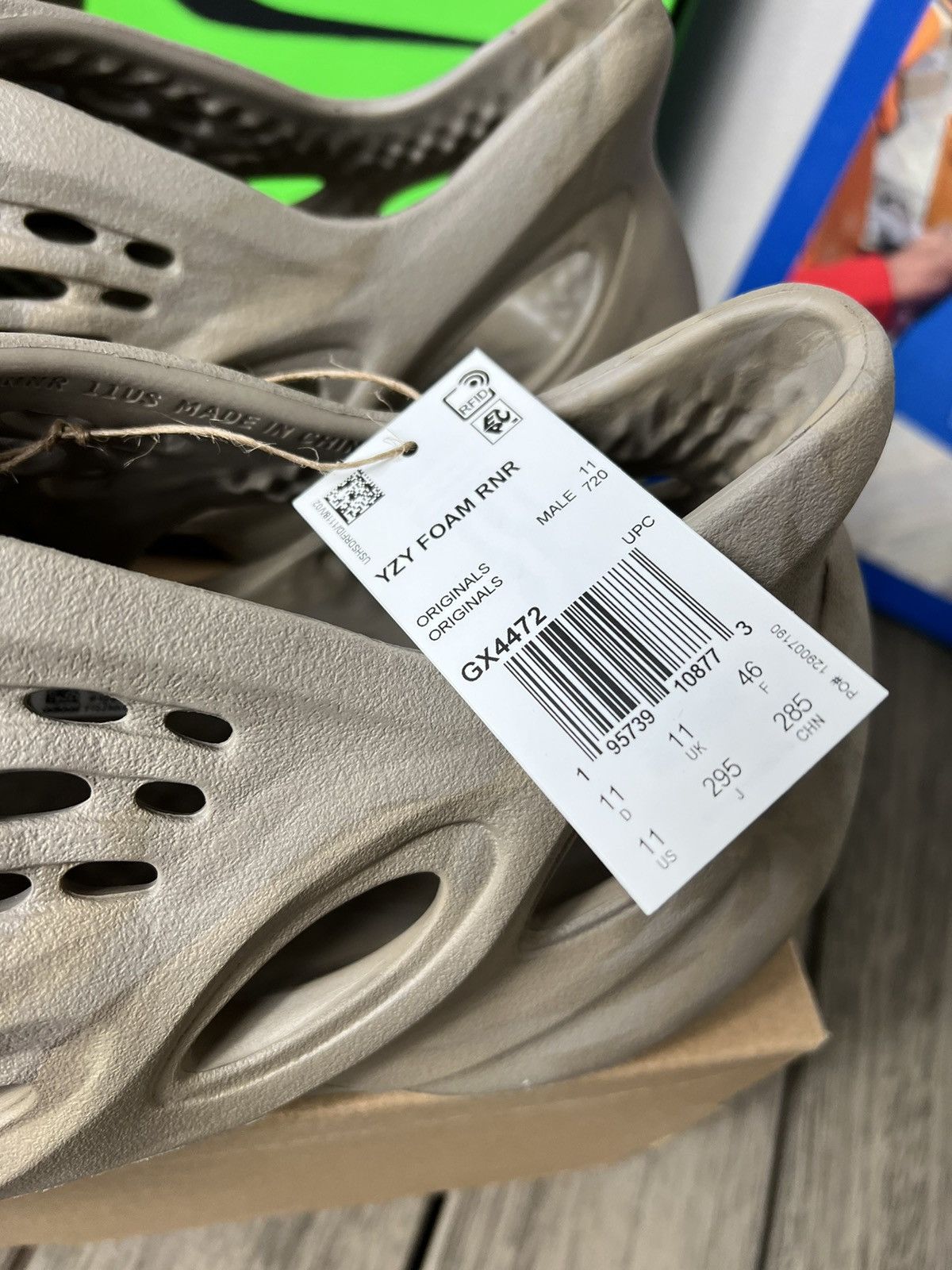 Adidas × Kanye West Adidas Yeezy Foam RNNR Sage Size US 11 / EU 44 - 3 Thumbnail