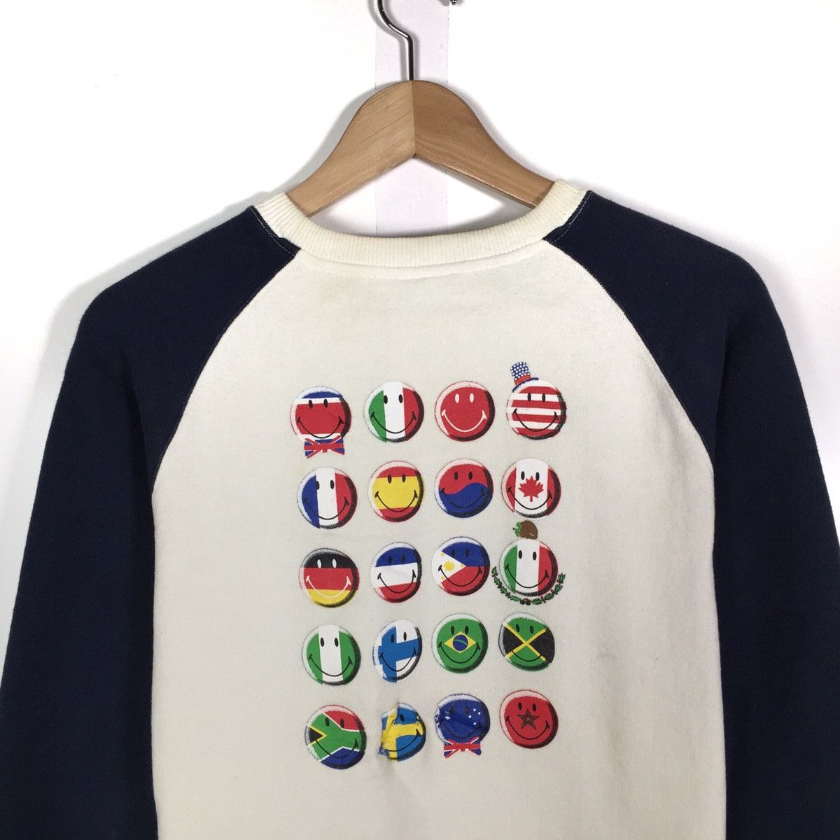 Japanese Brand × Market Vintage Smiley Sweatshirt Crew Neck biglogo County Smiley Size US XS / EU 42 / 0 - 5 Thumbnail