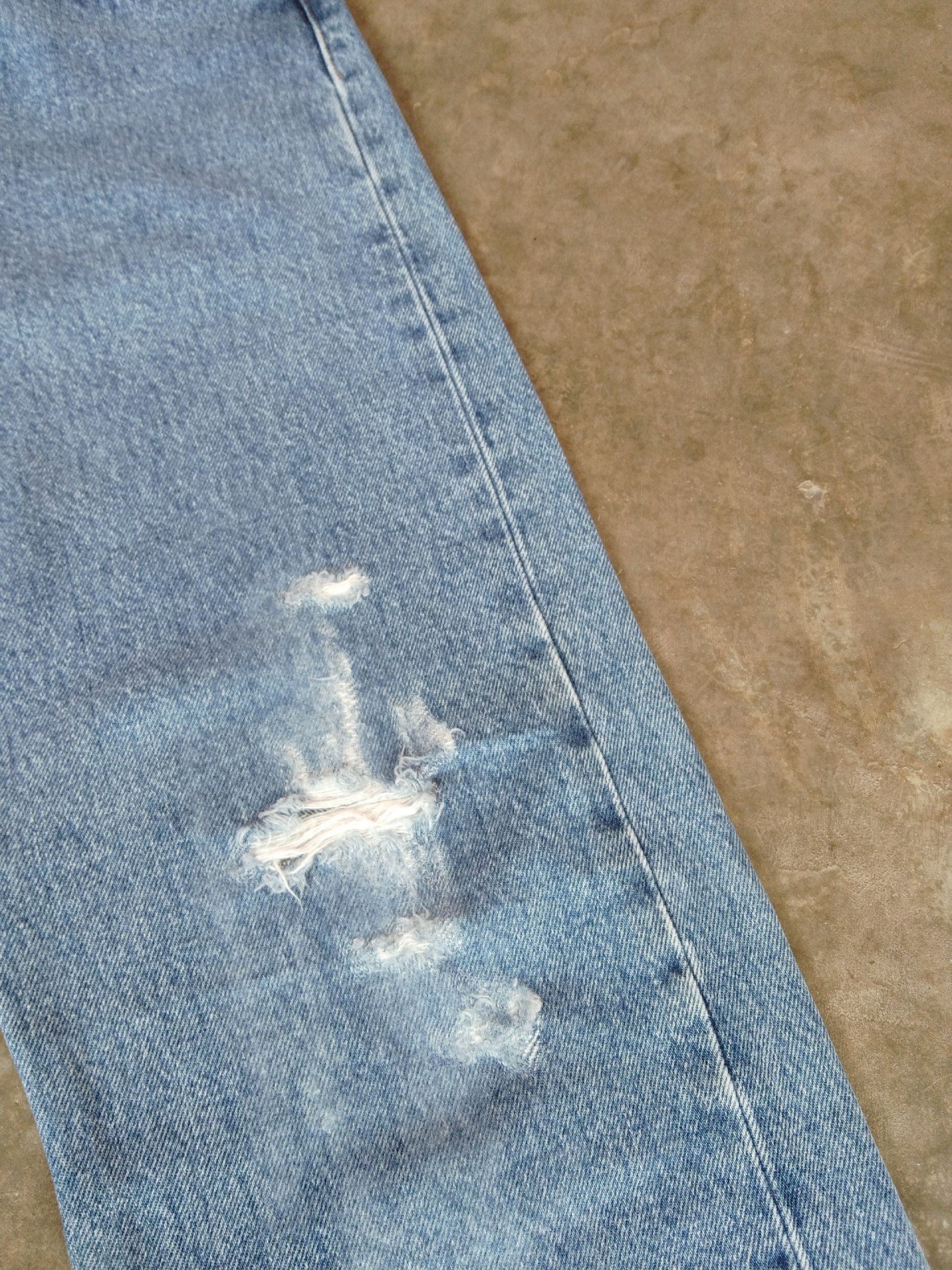 Levi's Vintage Levi's 501 Distressed Jeans 31x30 Size US 31 - 5 Thumbnail