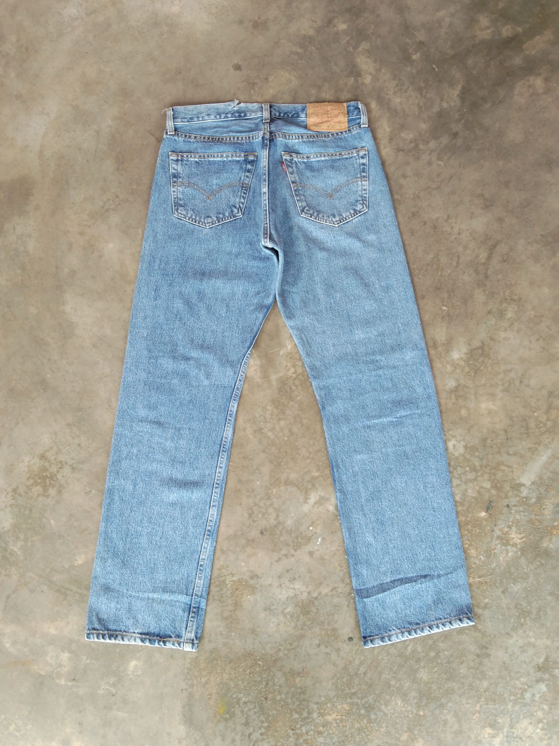 Levi's Vintage Levi's 501 Distressed Jeans 31x30 Size US 31 - 2 Thumbnail