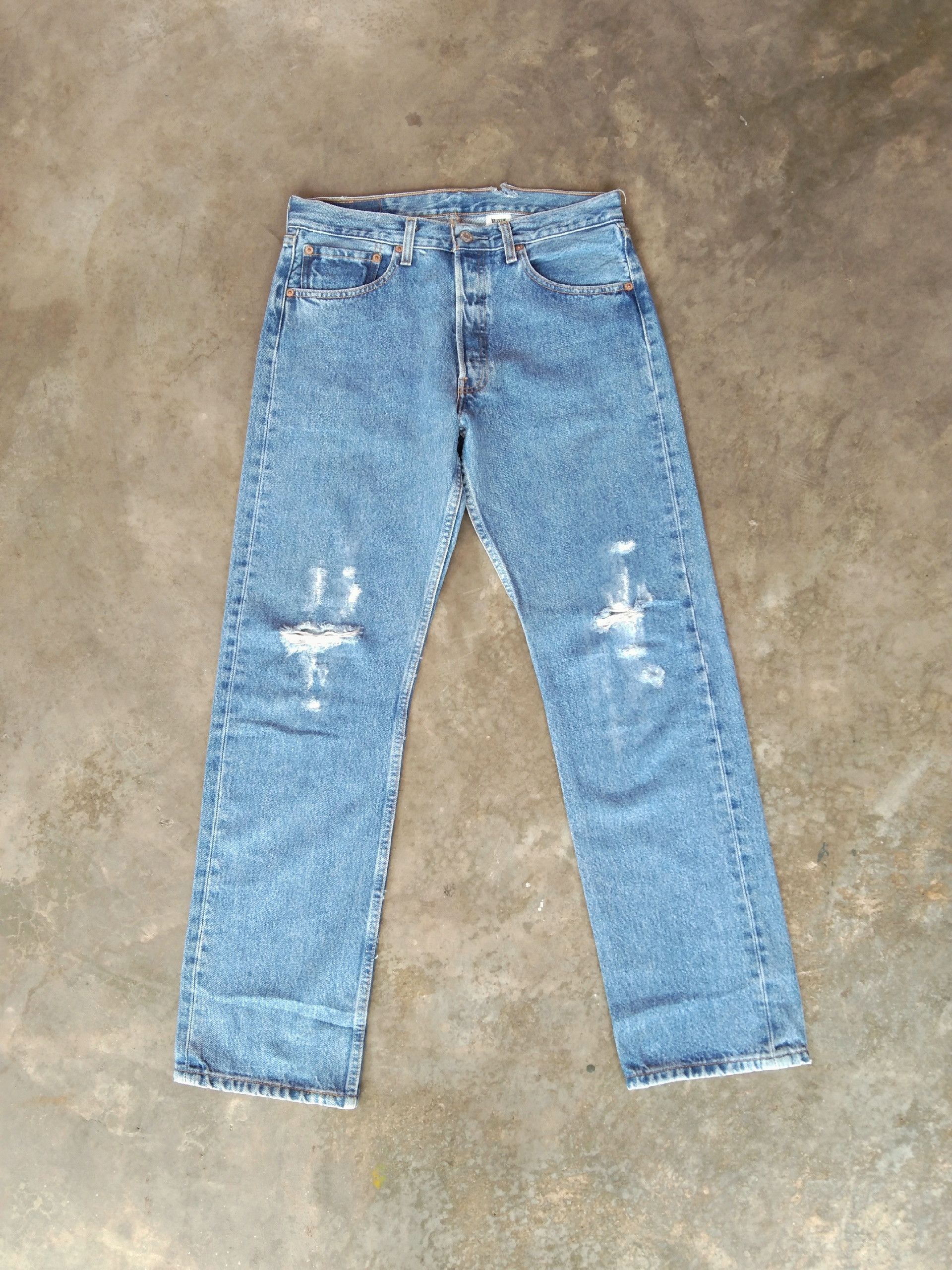 Levi's Vintage Levi's 501 Distressed Jeans 31x30 Size US 31 - 1 Thumbnail