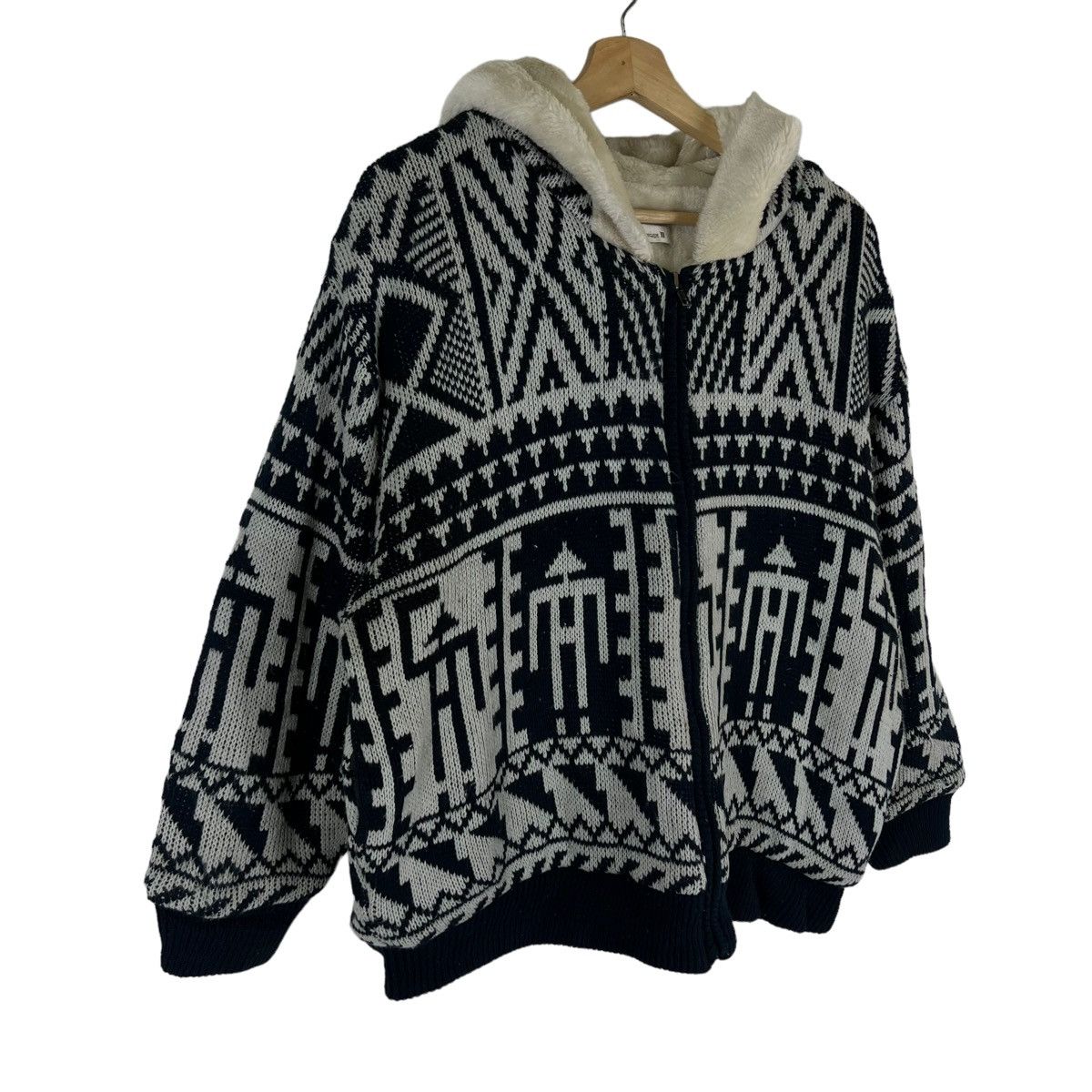 Japanese Brand VINTAGE AZTEC NAVAJO DESIGN FLEECE JACKET JAPAN Size US M / EU 48-50 / 2 - 4 Thumbnail