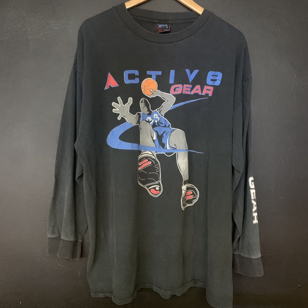 Vintage Active Gear nba Basketball Long Sleeve Shirt not shoes Size US XXL / EU 58 / 5 - 1 Thumbnail