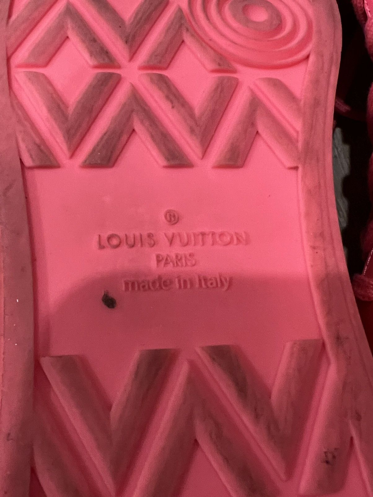 Louis Vuitton Louis Vuitton LV Virgil Abloh Tattoo Sneaker Size US 8 / EU 41 - 15 Thumbnail