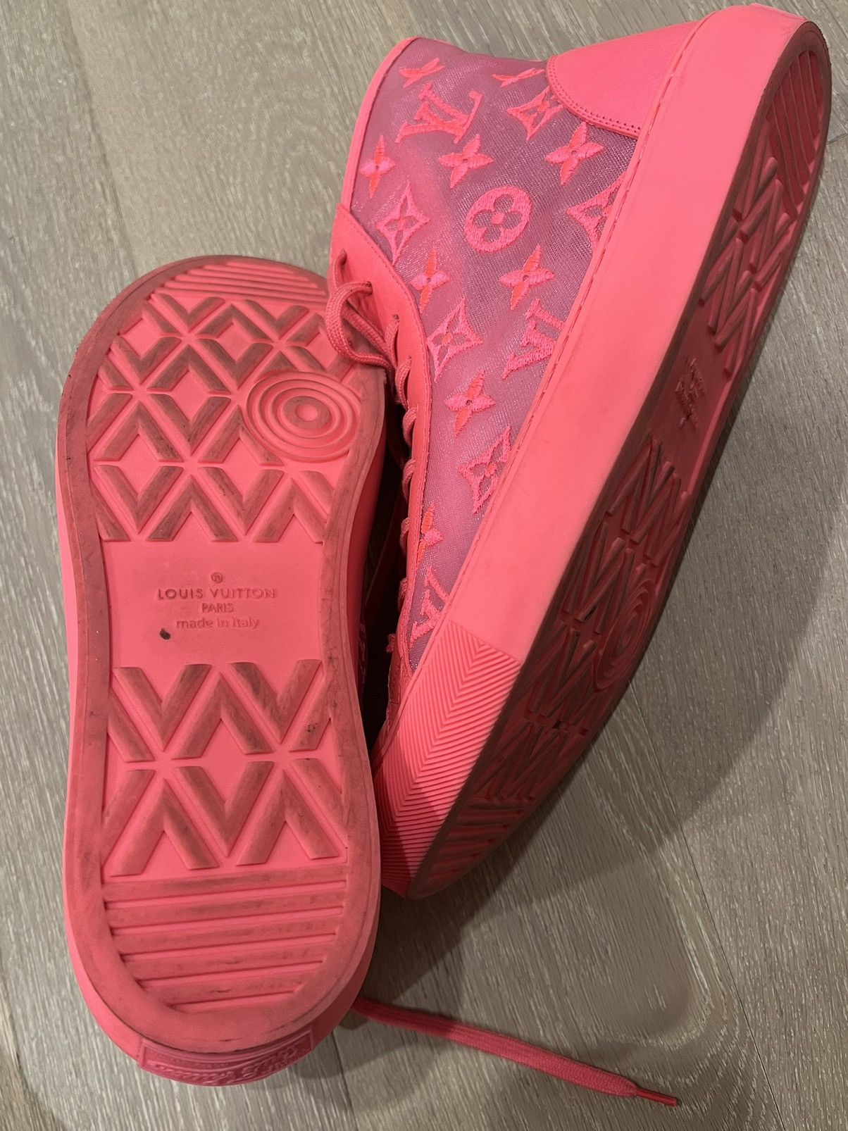 Louis Vuitton Louis Vuitton LV Virgil Abloh Tattoo Sneaker Size US 8 / EU 41 - 16 Thumbnail