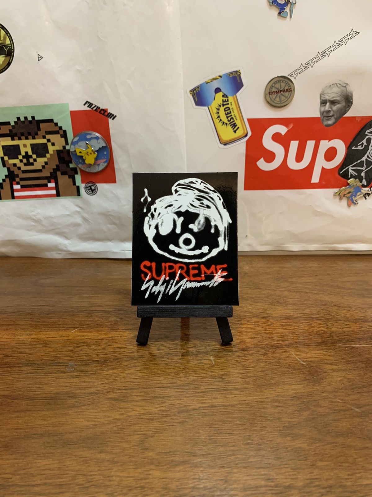 Chito × Supreme × Yohji Yamamoto Supreme Sticker Size ONE SIZE - 1 Thumbnail