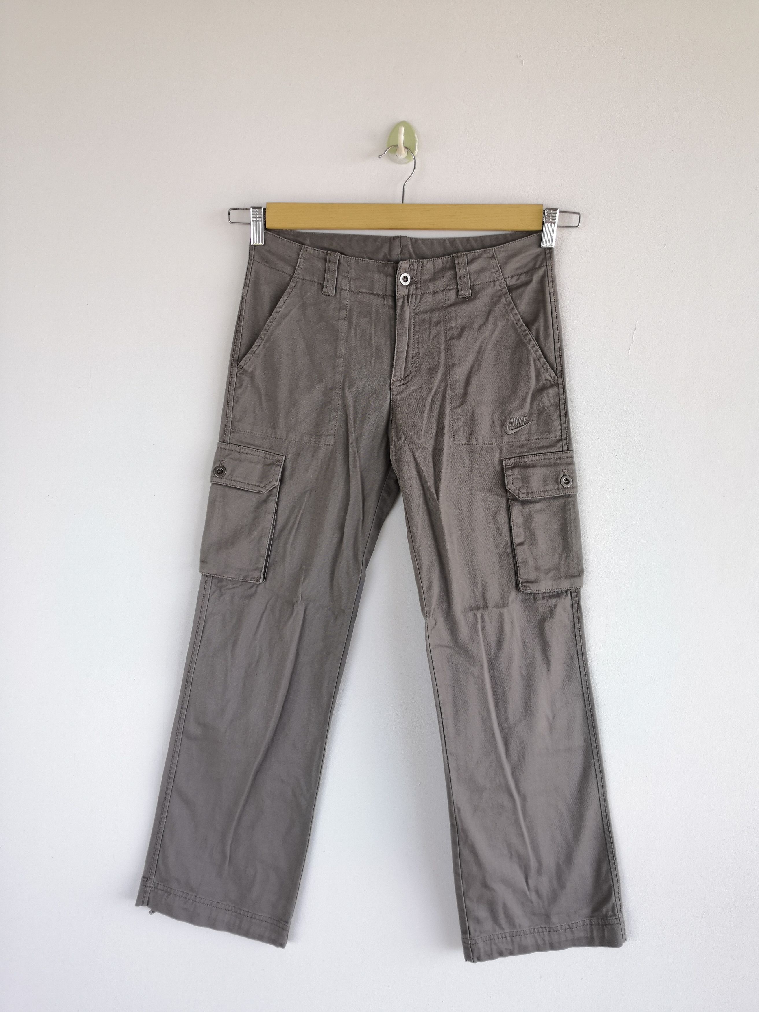 Nike Nike Cargo Pants Nike Swoosh Multipockets Fatigue Trousers Size 28" / US 6 / IT 42 - 1 Thumbnail