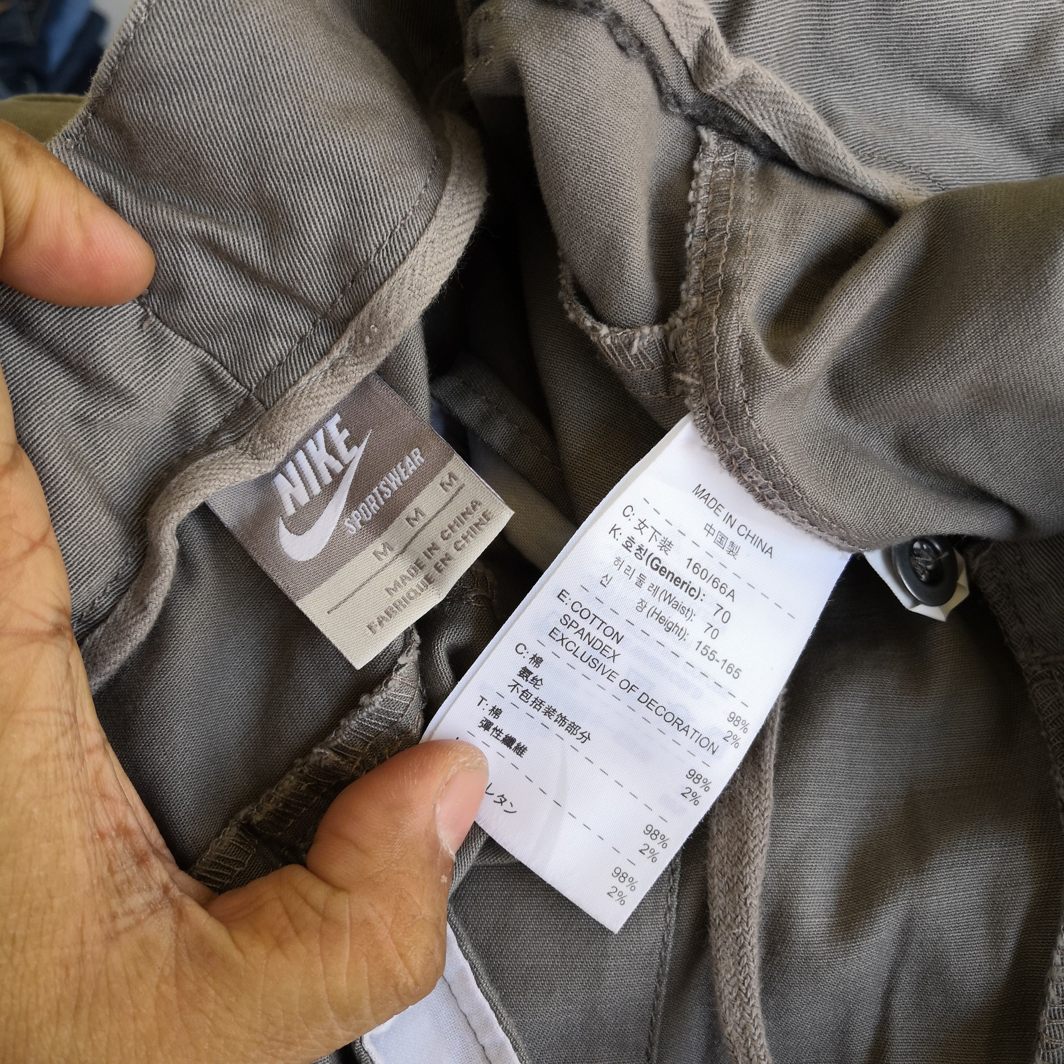 Nike Nike Cargo Pants Nike Swoosh Multipockets Fatigue Trousers Size 28" / US 6 / IT 42 - 9 Thumbnail