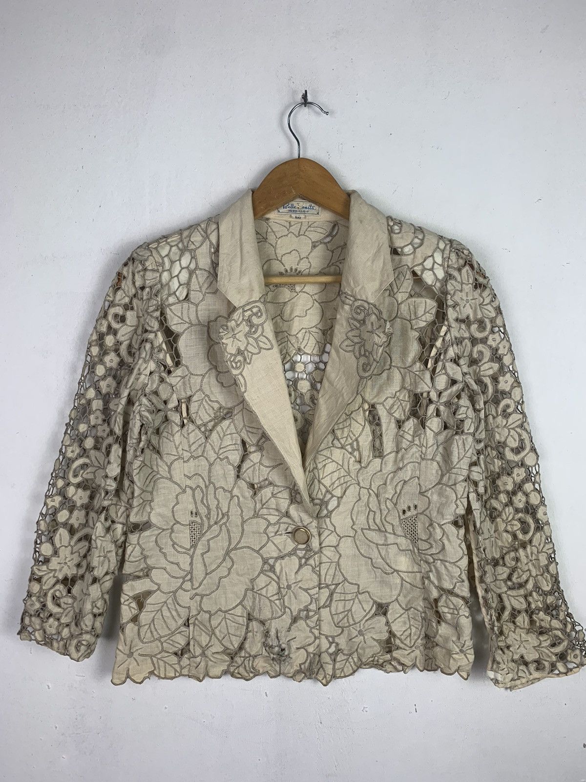 Japanese Brand × Vintage Vintage japanese brand Floral Lace Jacket Size S / US 4 / IT 40 - 1 Thumbnail