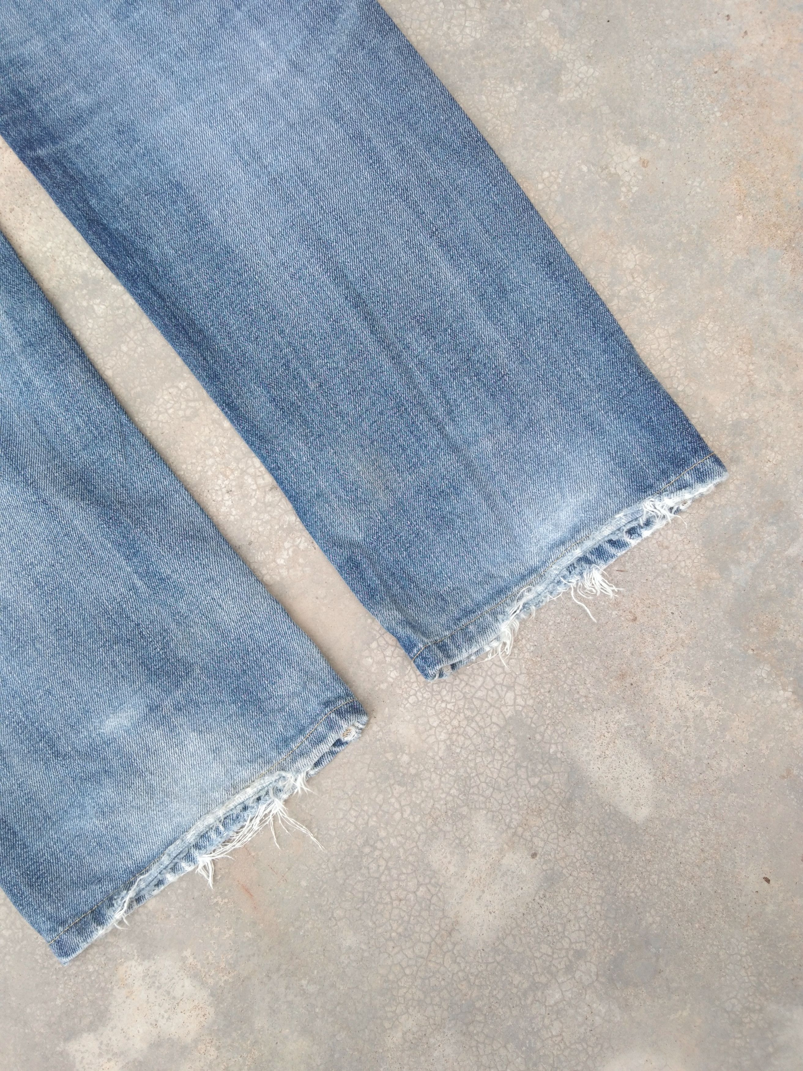 Japanese Brand Vintage Japanese Uniqlo Distressed Jeans 32x32 Size US 32 / EU 48 - 3 Thumbnail