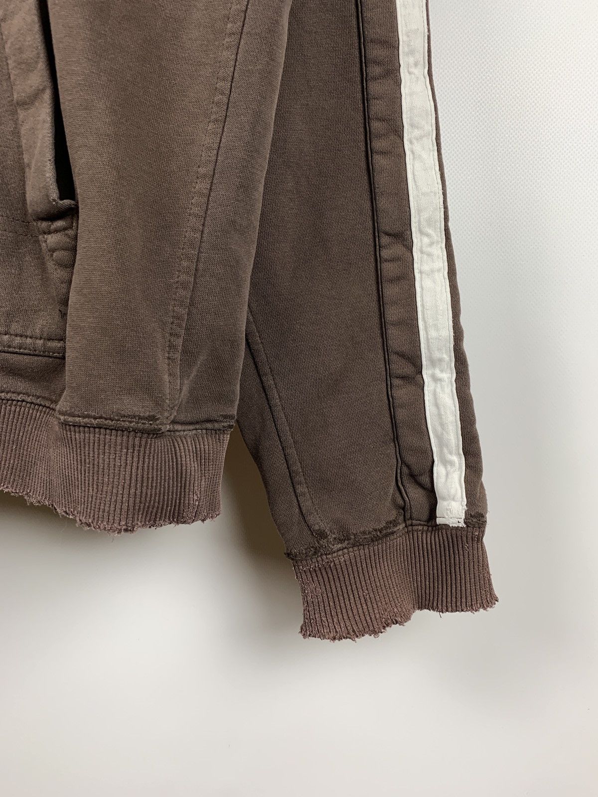 Nike Vintage Nike Big Logo Very Distressed Brown Hoodie Size US S / EU 44-46 / 1 - 5 Thumbnail