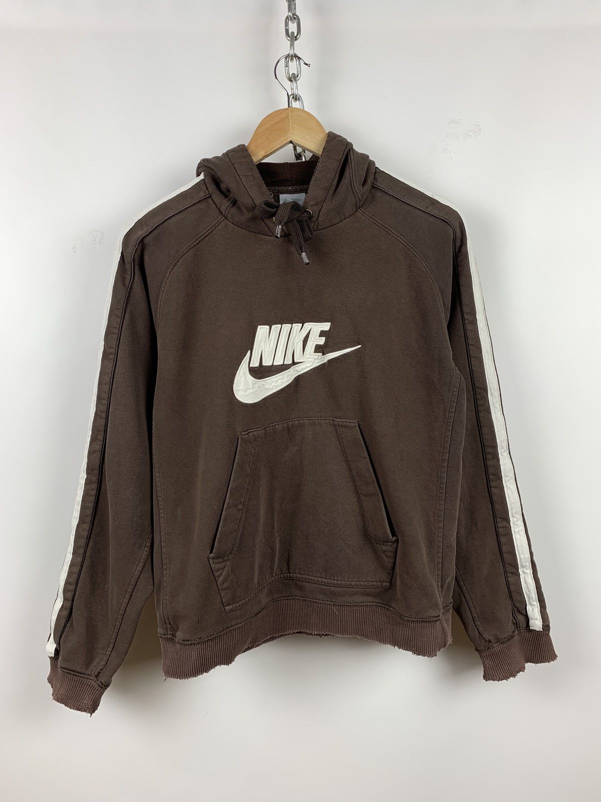 Nike Vintage Nike Big Logo Very Distressed Brown Hoodie Size US S / EU 44-46 / 1 - 1 Thumbnail