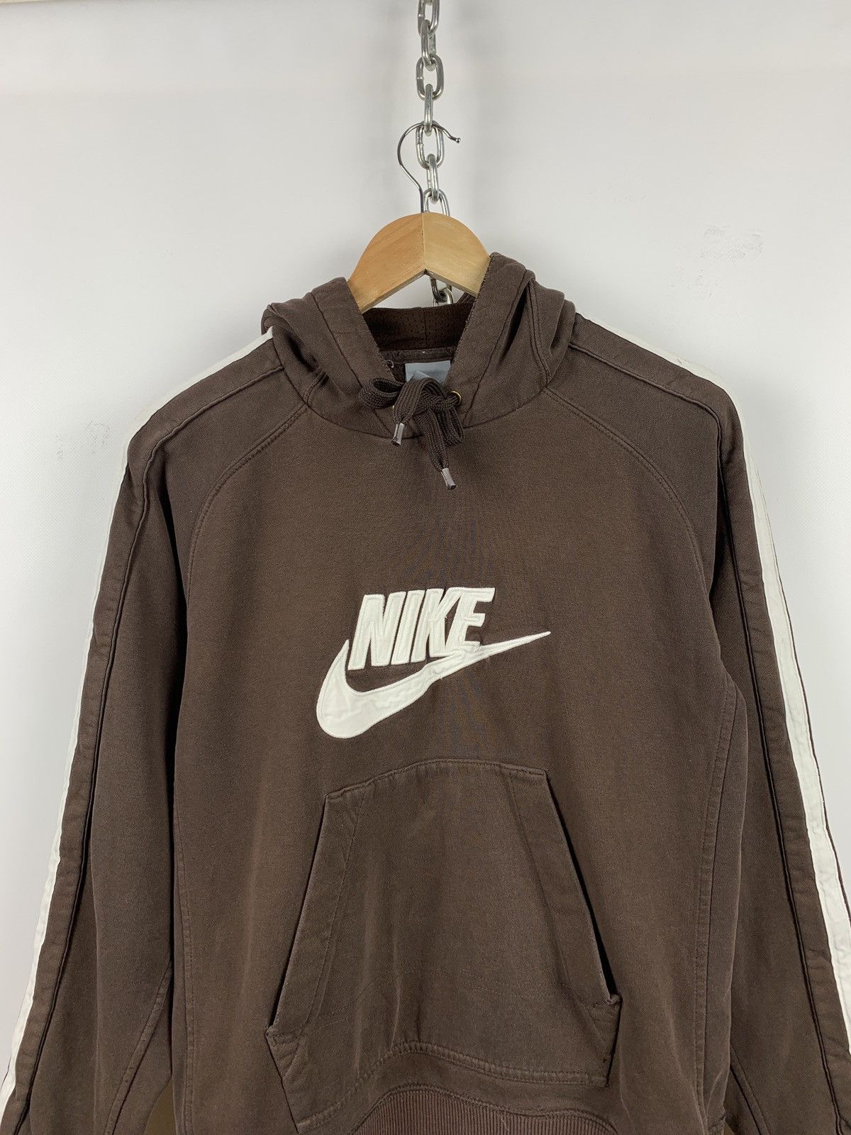 Nike Vintage Nike Big Logo Very Distressed Brown Hoodie Size US S / EU 44-46 / 1 - 2 Thumbnail