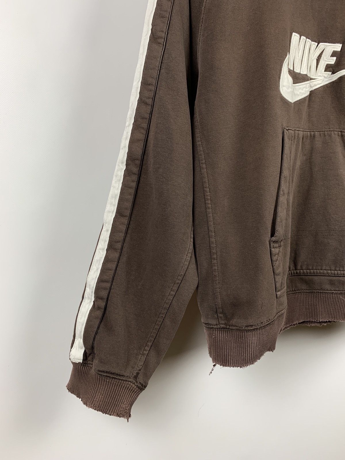 Nike Vintage Nike Big Logo Very Distressed Brown Hoodie Size US S / EU 44-46 / 1 - 6 Thumbnail