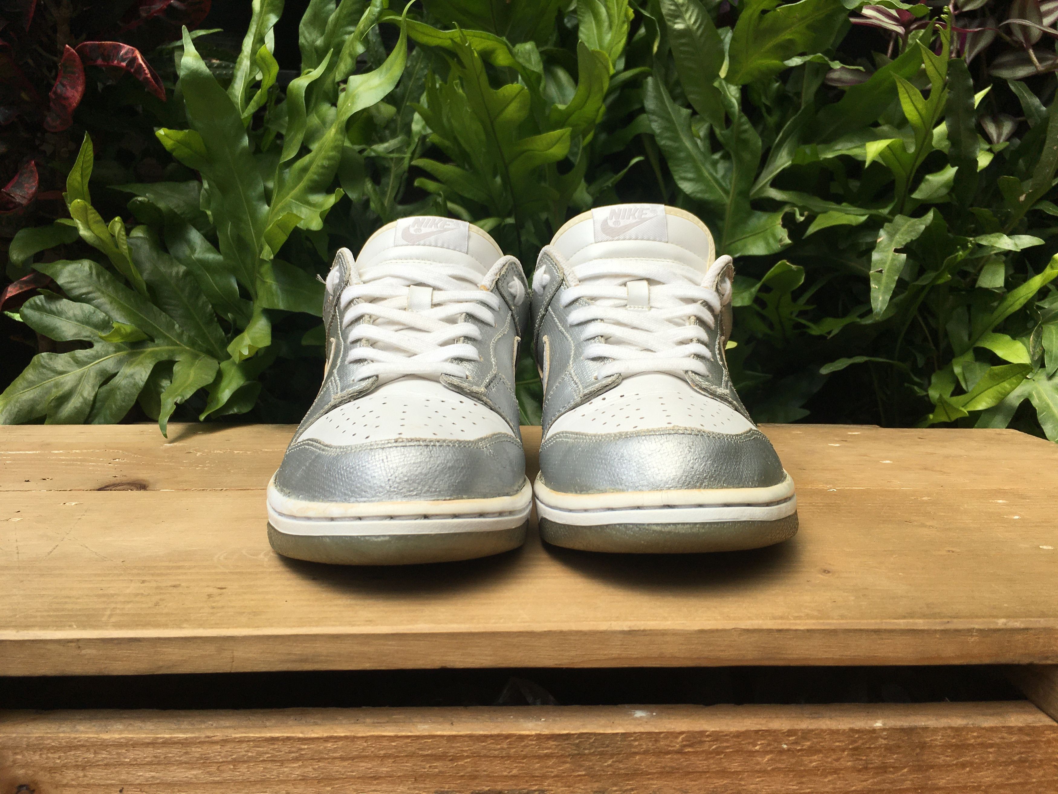 Nike 🔥 Rare Nike Dunk Low Metallic Silver 2006 WMNS Size US 10.5 / IT 40.5 - 6 Thumbnail